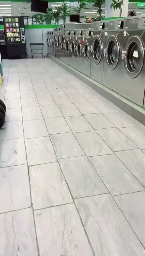 US Laundromat and Dry Cleaner thumbnail 14
