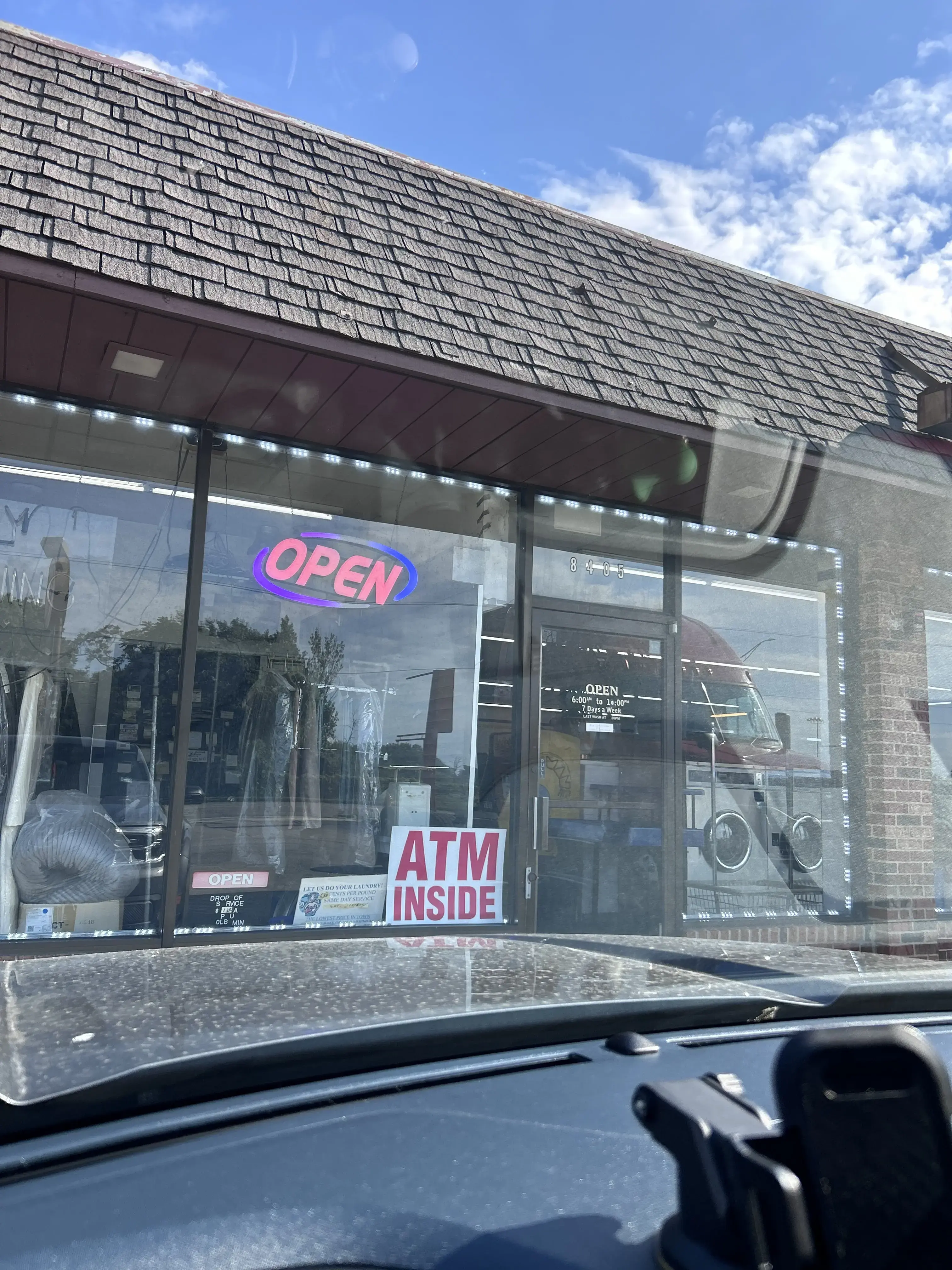 V & G Laundry - Image 5