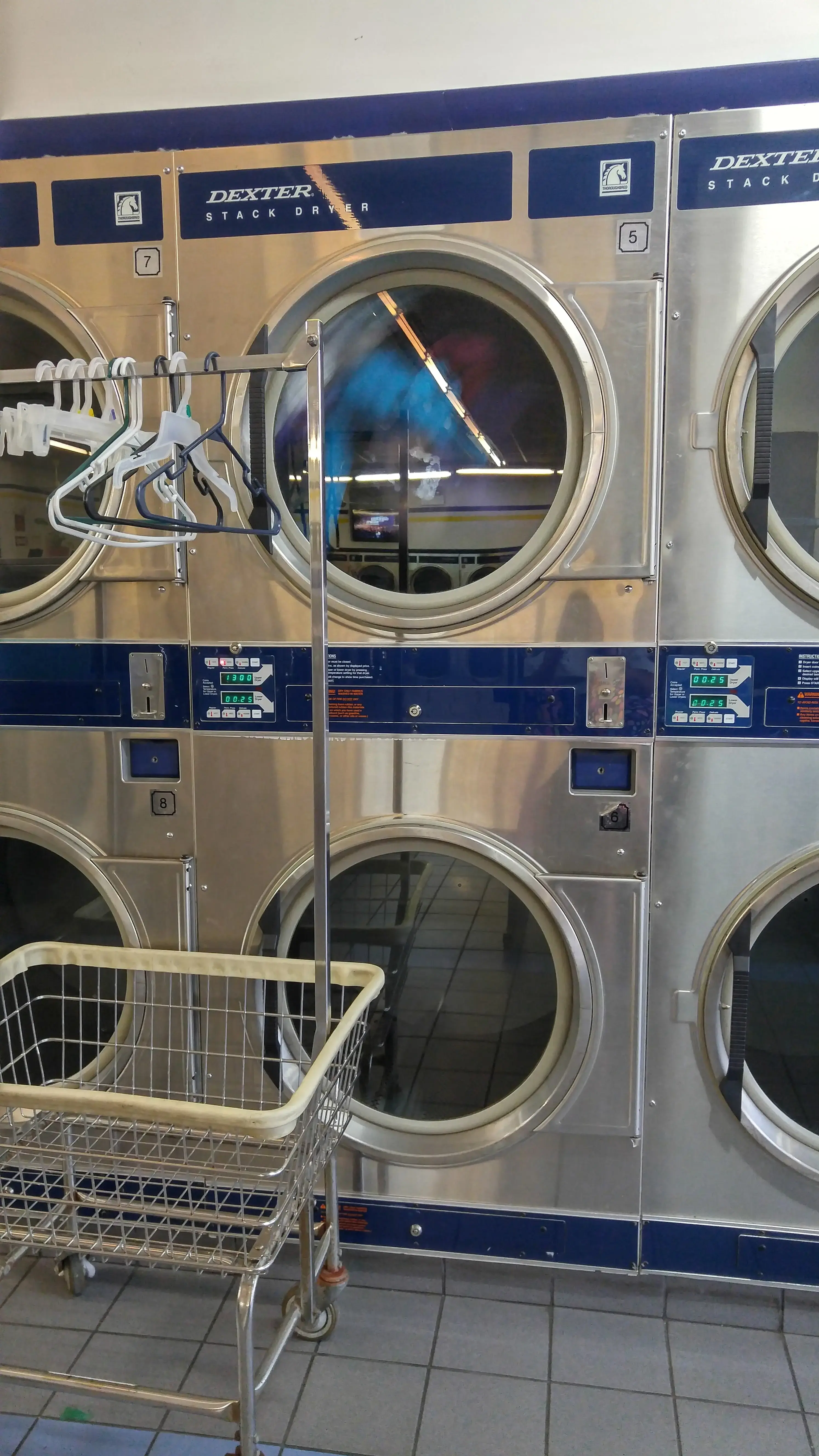 V & G Laundry - Image 17