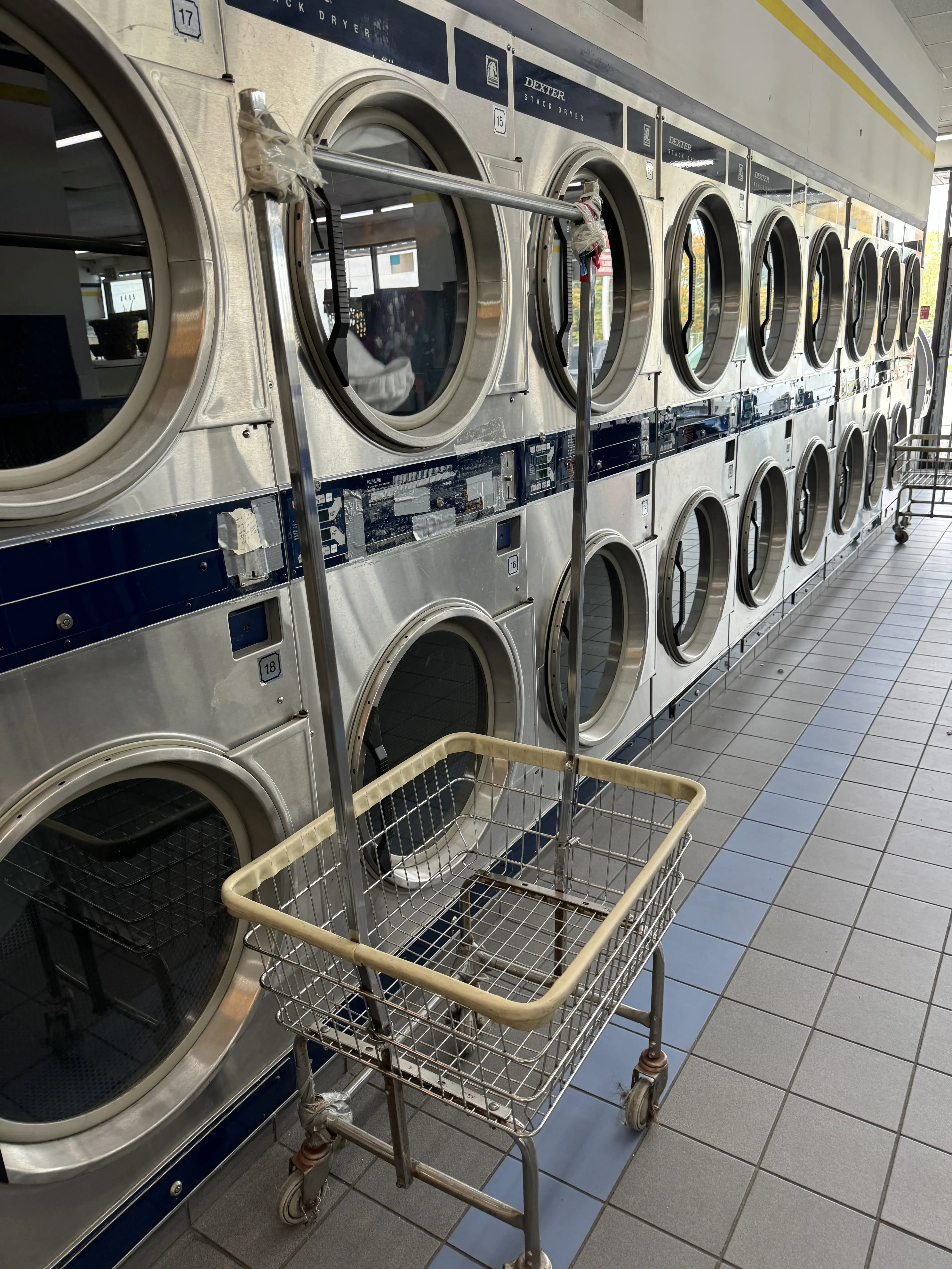V & G Laundry - Image 14