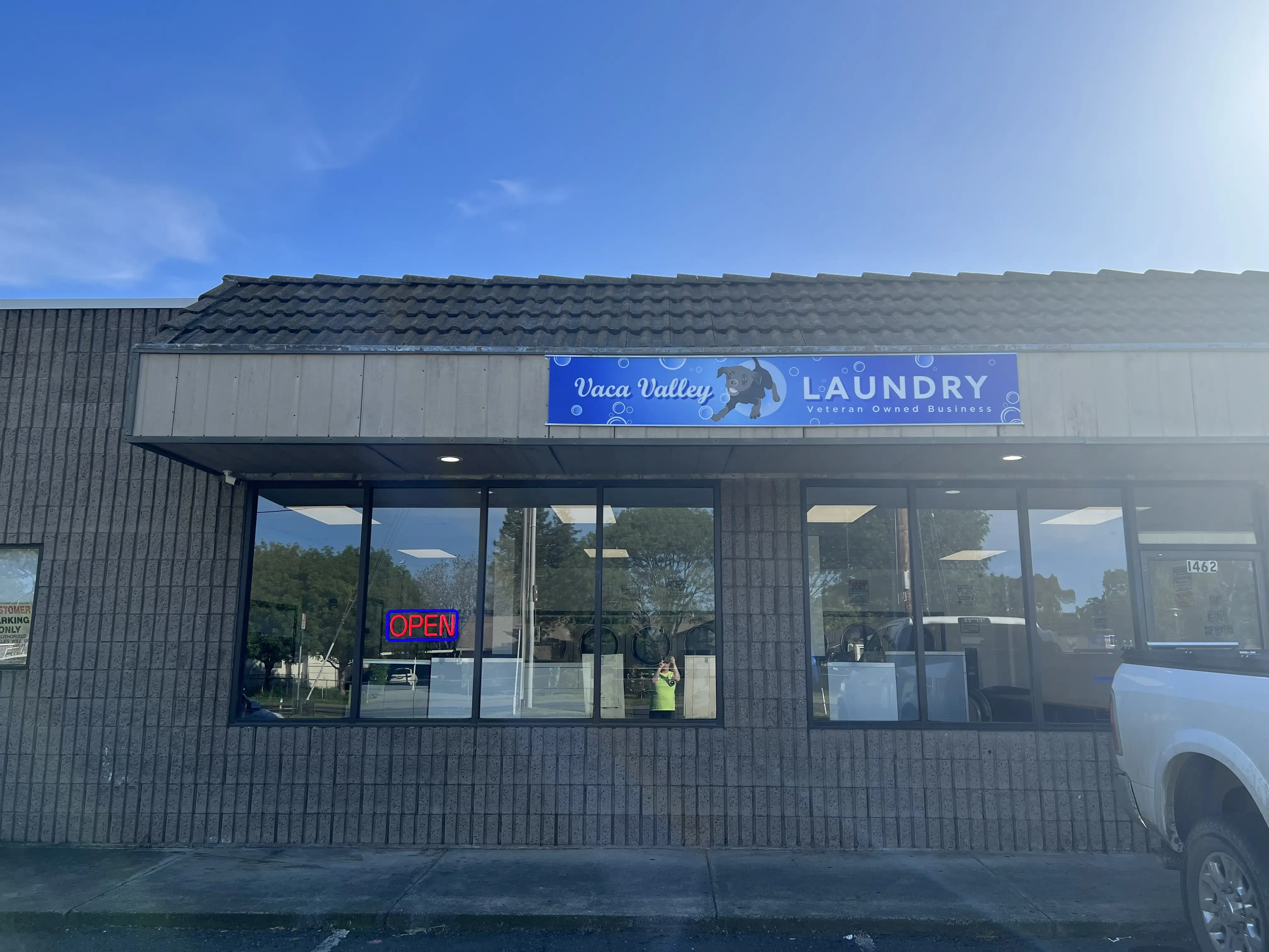 VacaValley laundry thumbnail 1