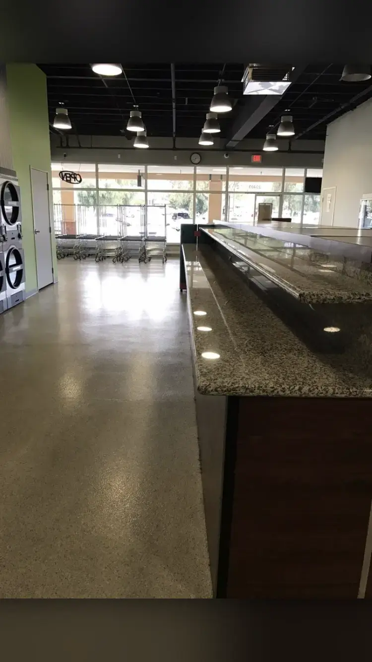 Valencia Express Laundry Center - Image 10
