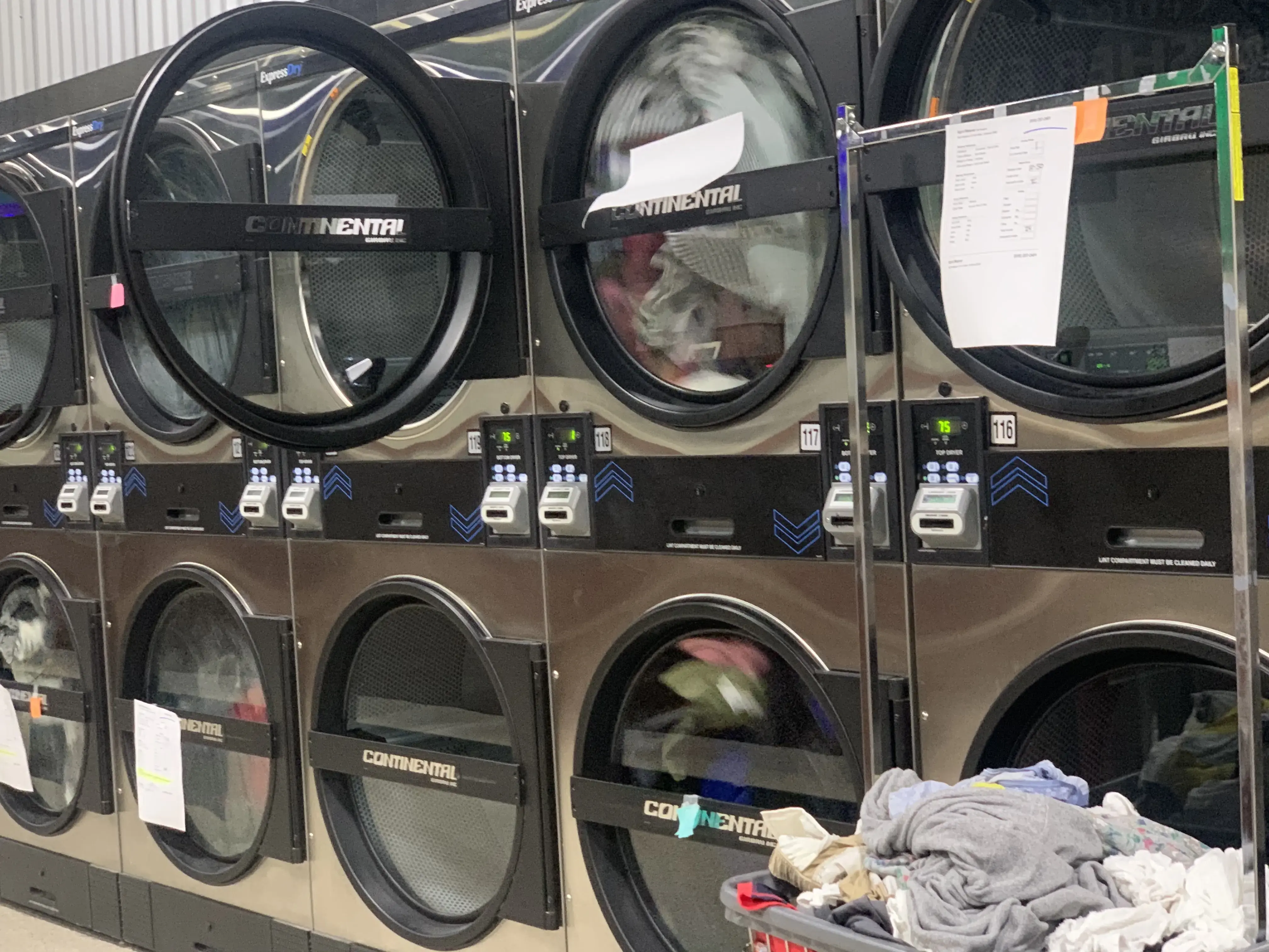 Valencia Express Laundry Center - Image 17
