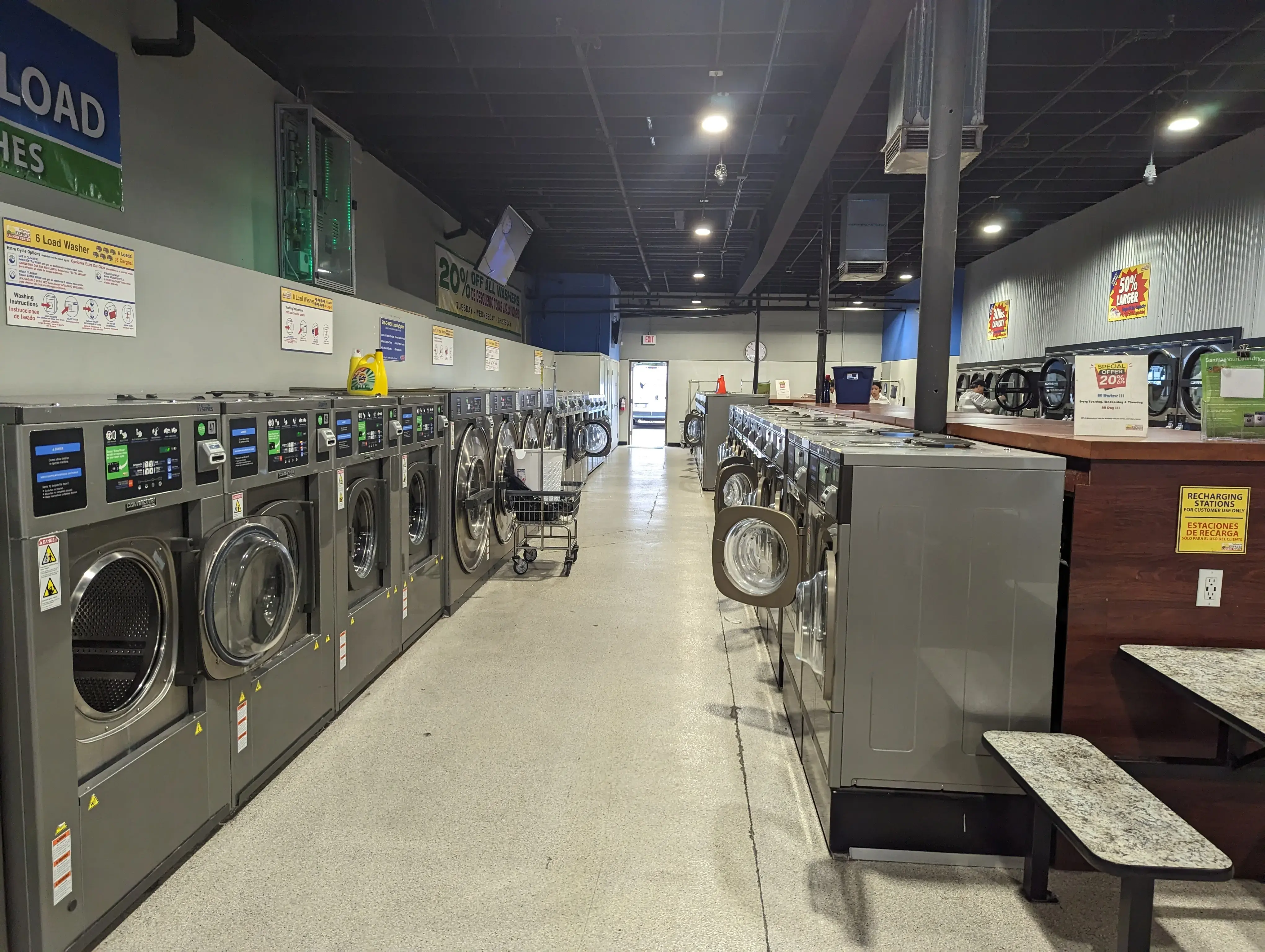 Valencia Express Laundry Center thumbnail 2