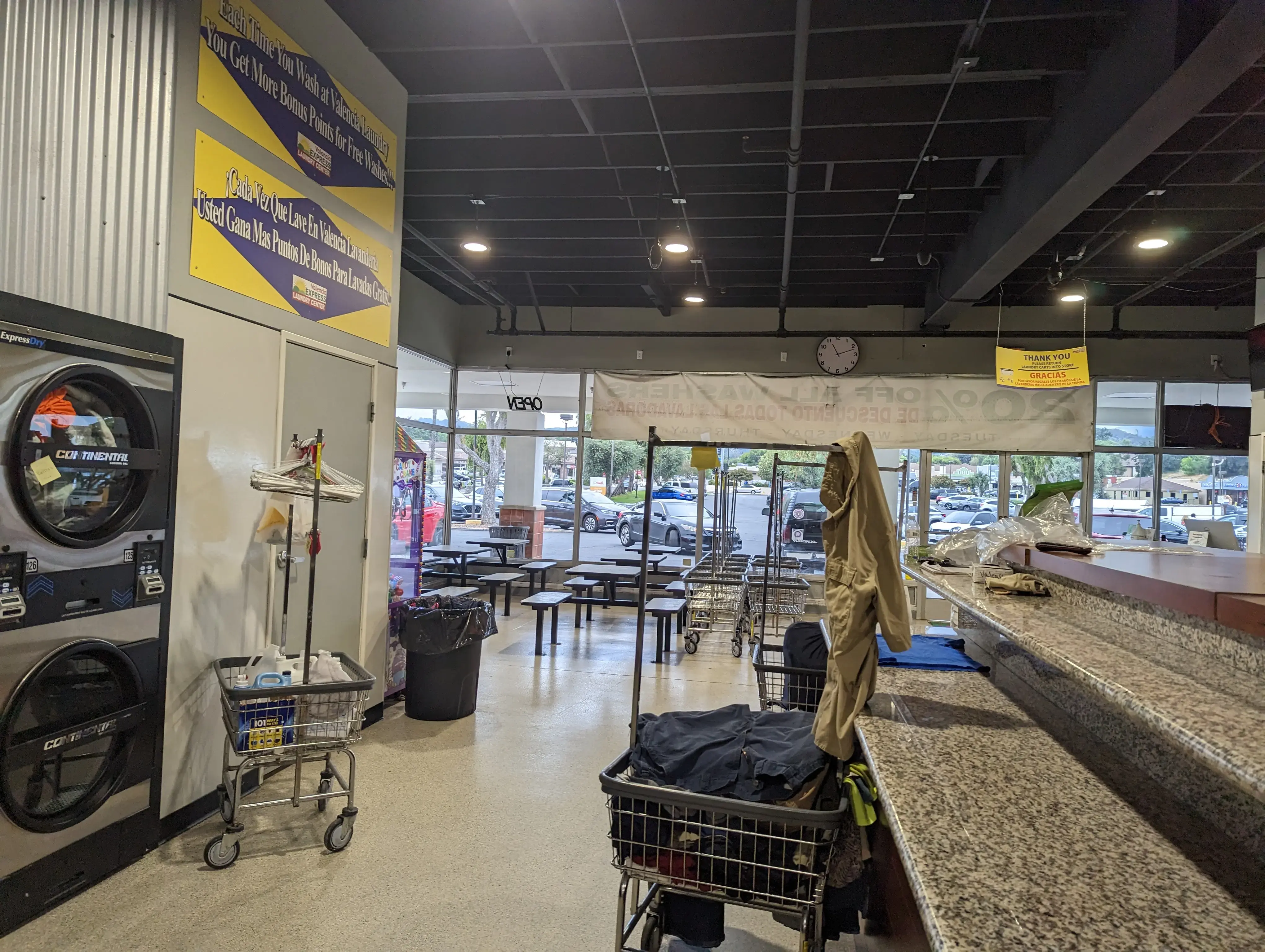 Valencia Express Laundry Center thumbnail 8