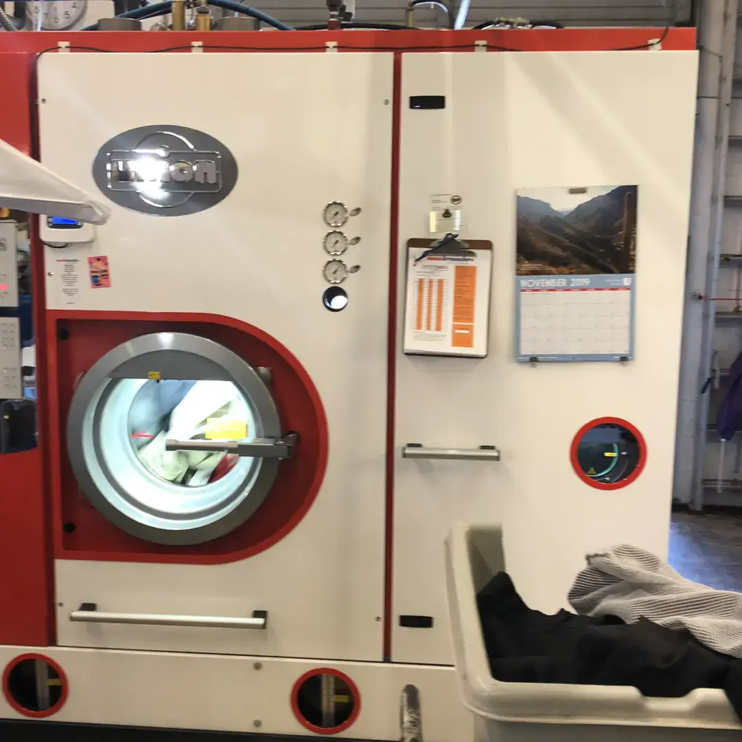 Valet Cleaners and Coin Laundry - Image 15
