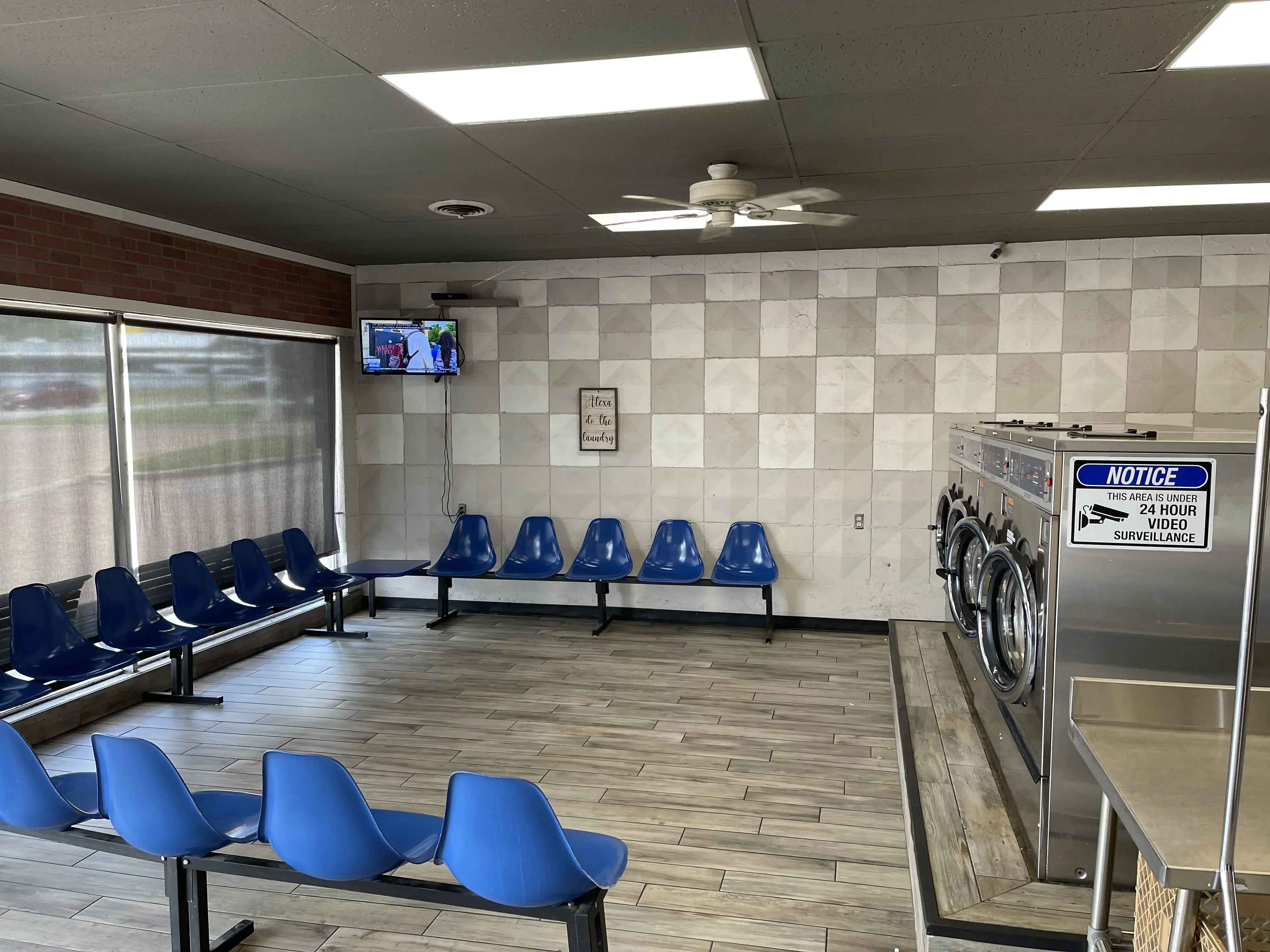 Valet Cleaners and Coin Laundry - Image 19