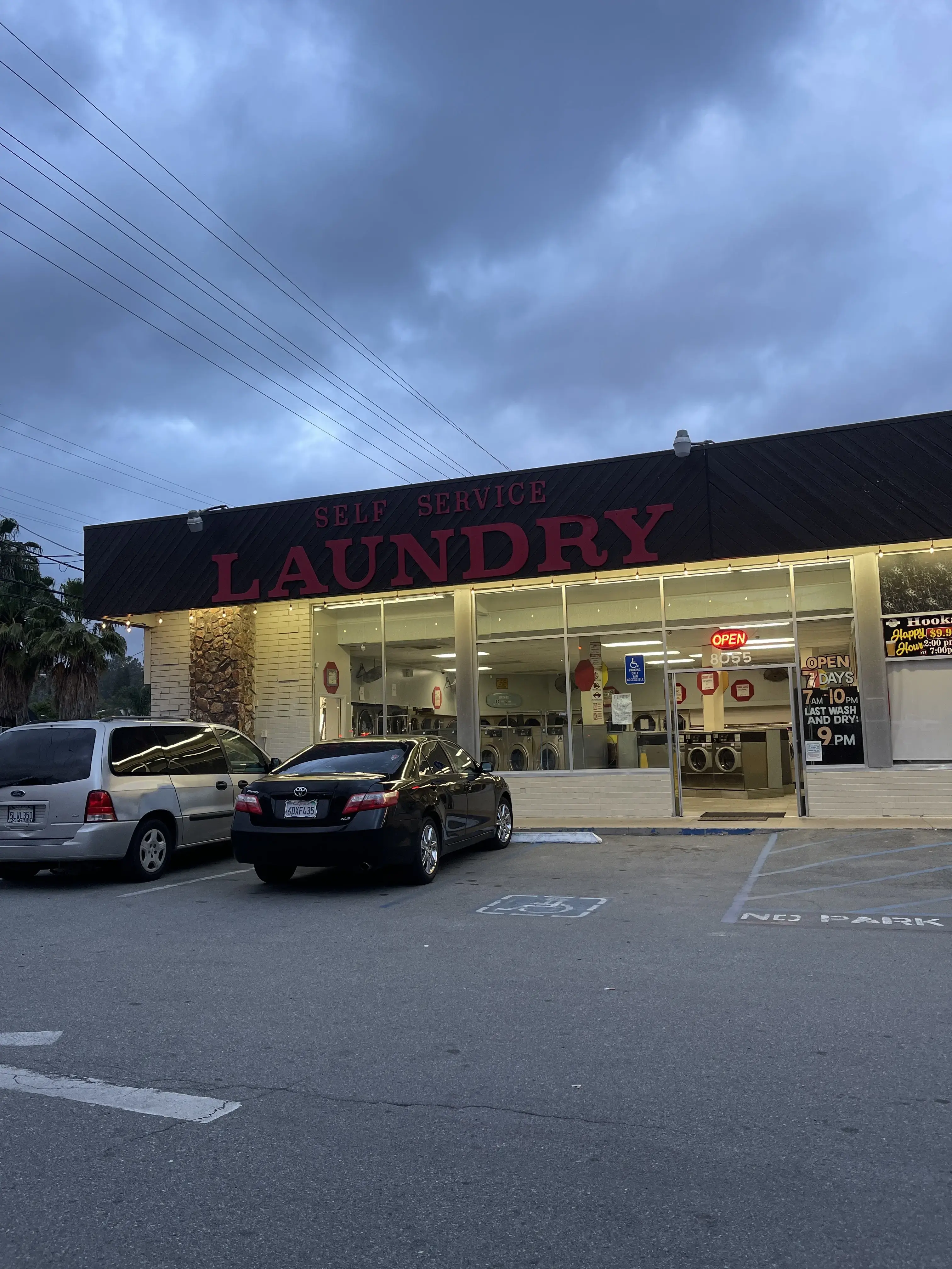 Valley Cleaners Laundromat - Image 12