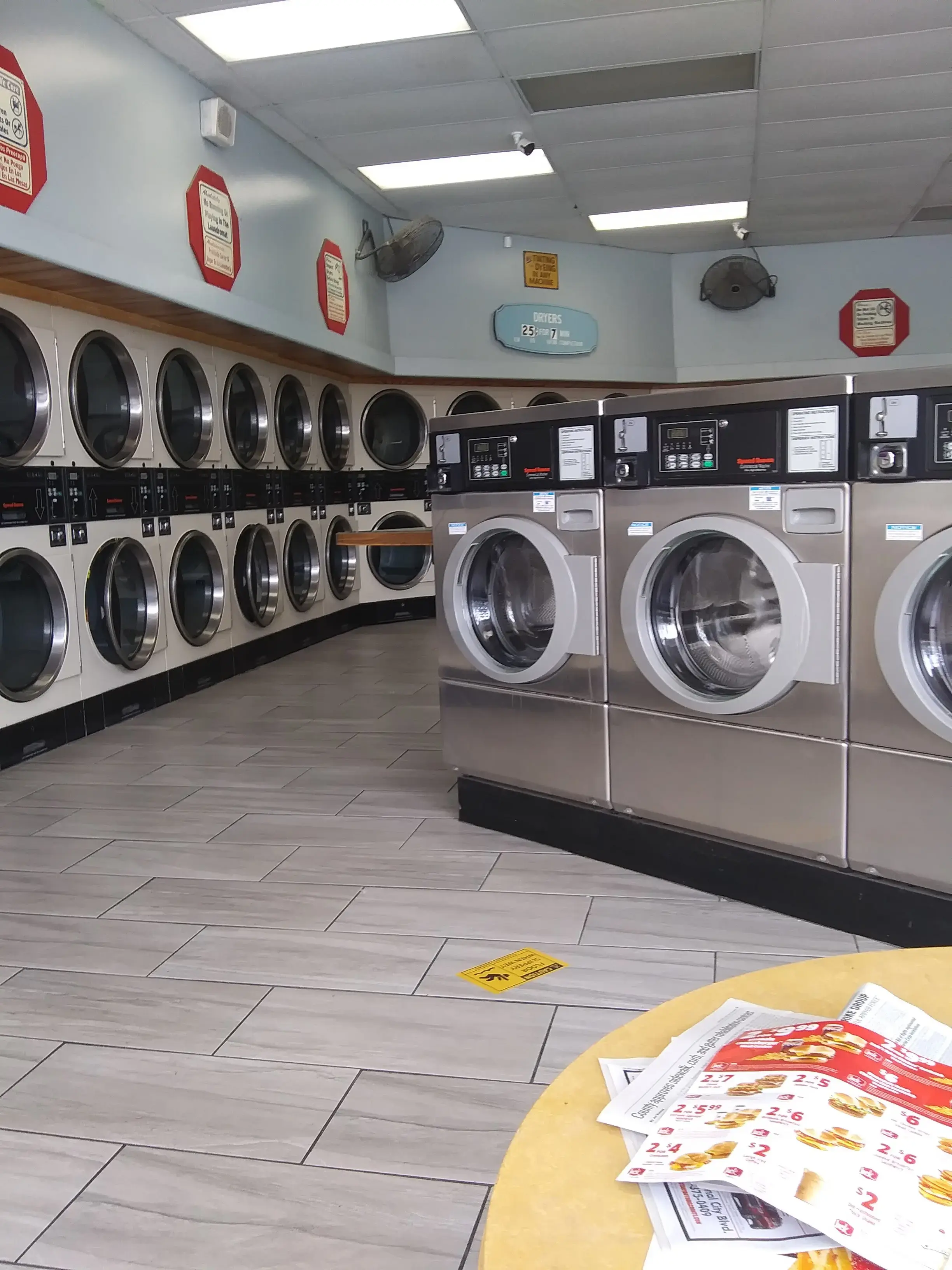 Valley Cleaners Laundromat thumbnail 15