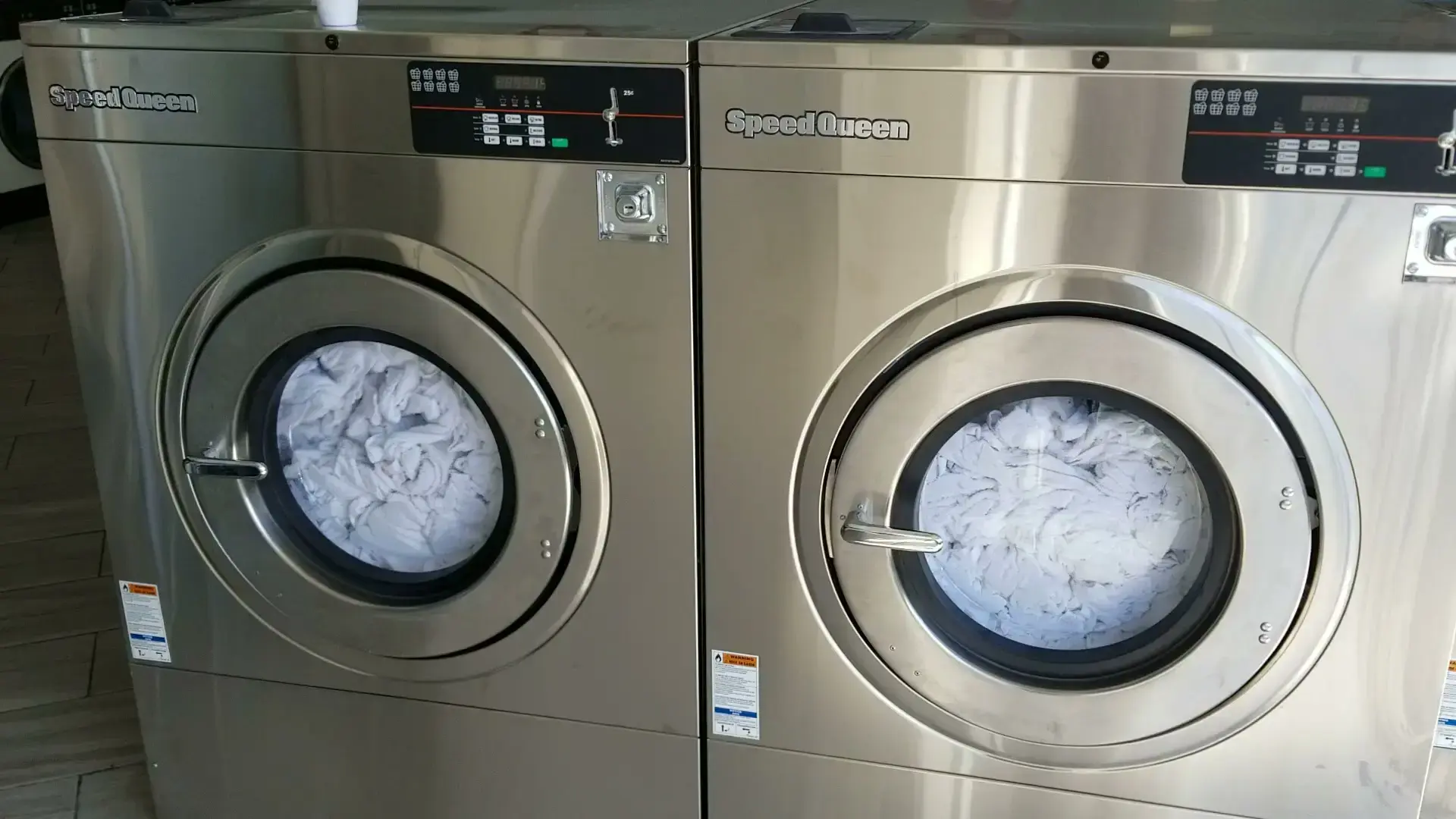 Valley Cleaners Laundromat - Image 8
