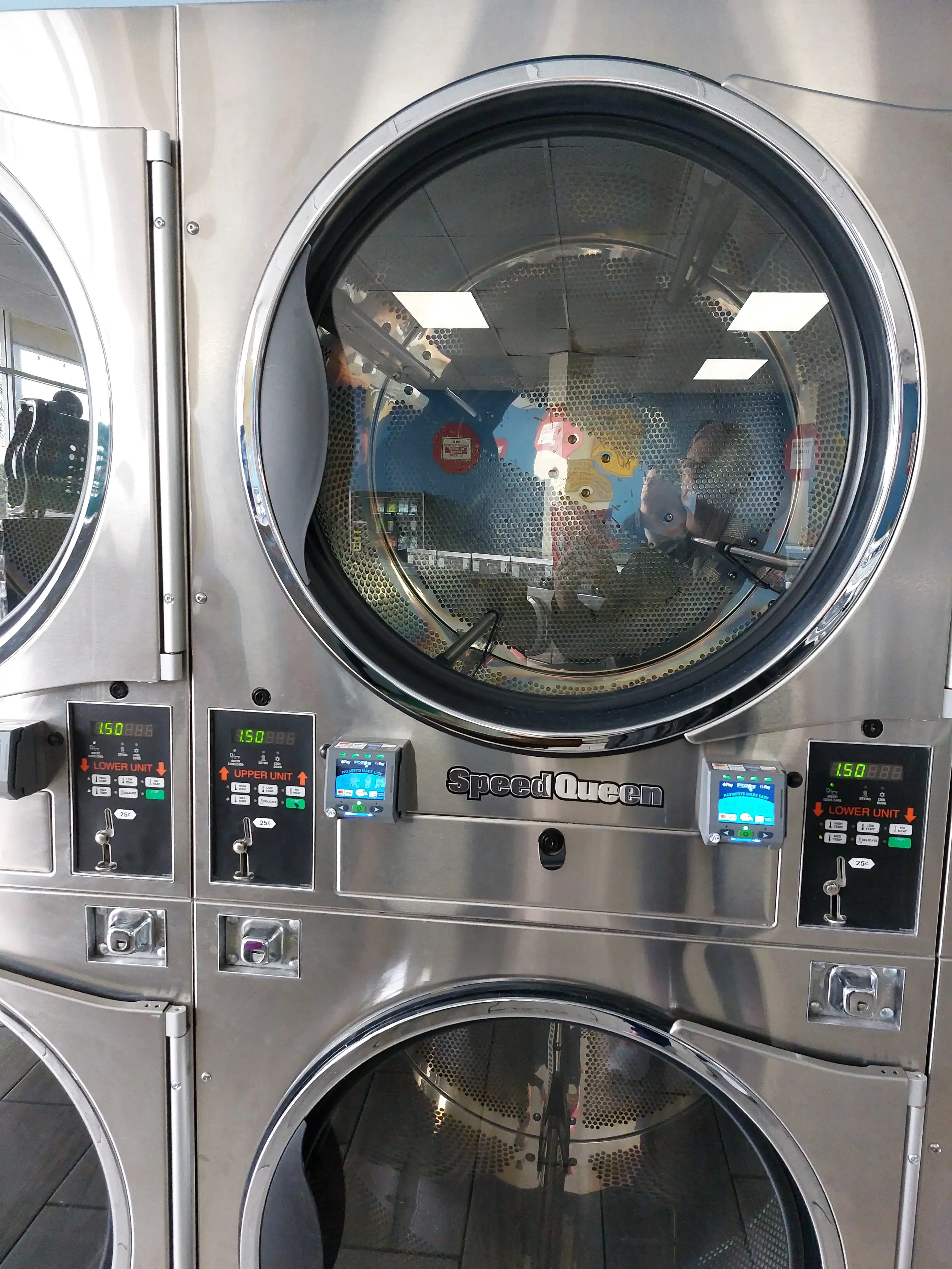Valley Cleaners Laundromat thumbnail 5