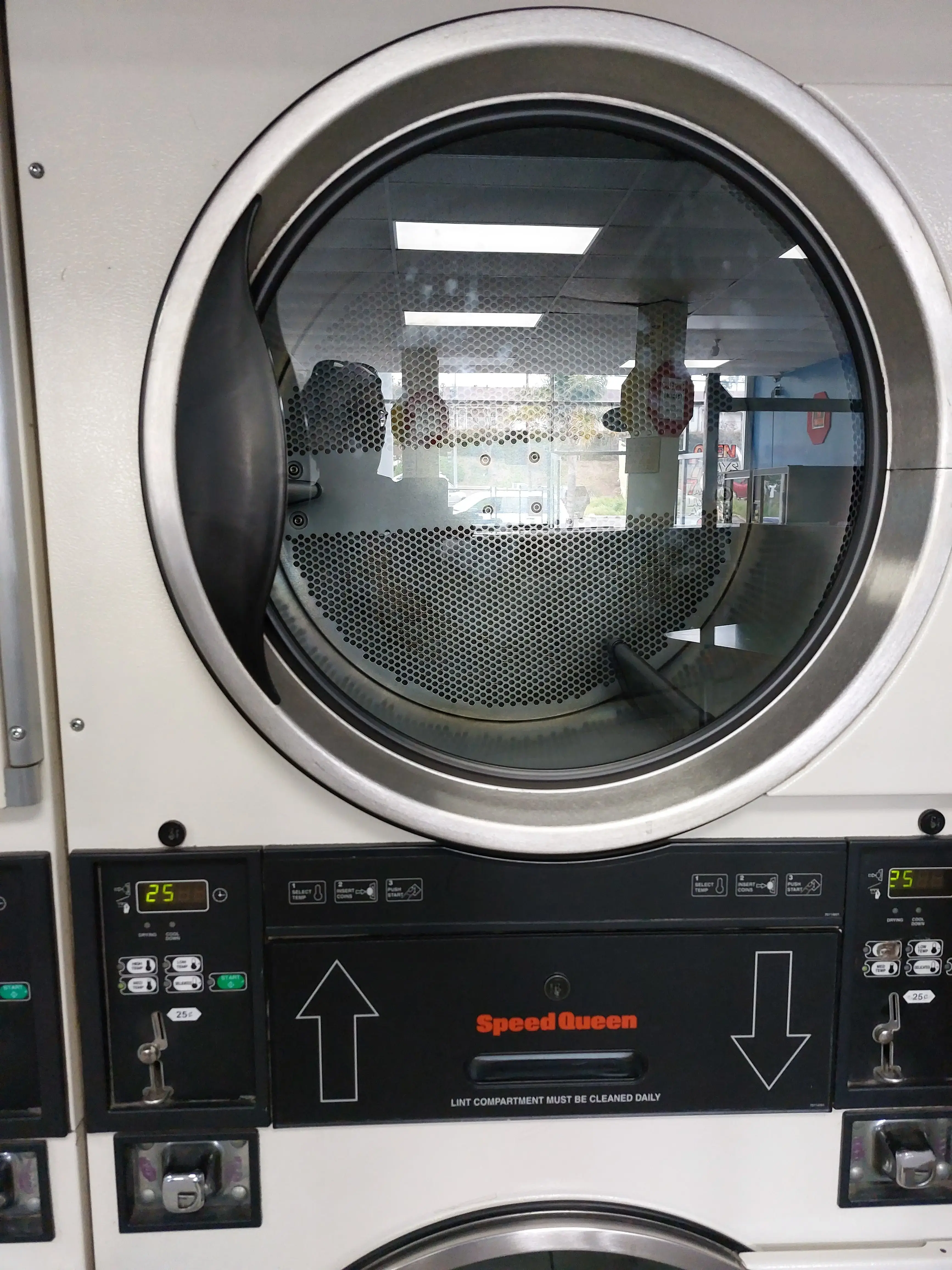 Valley Cleaners Laundromat thumbnail 9