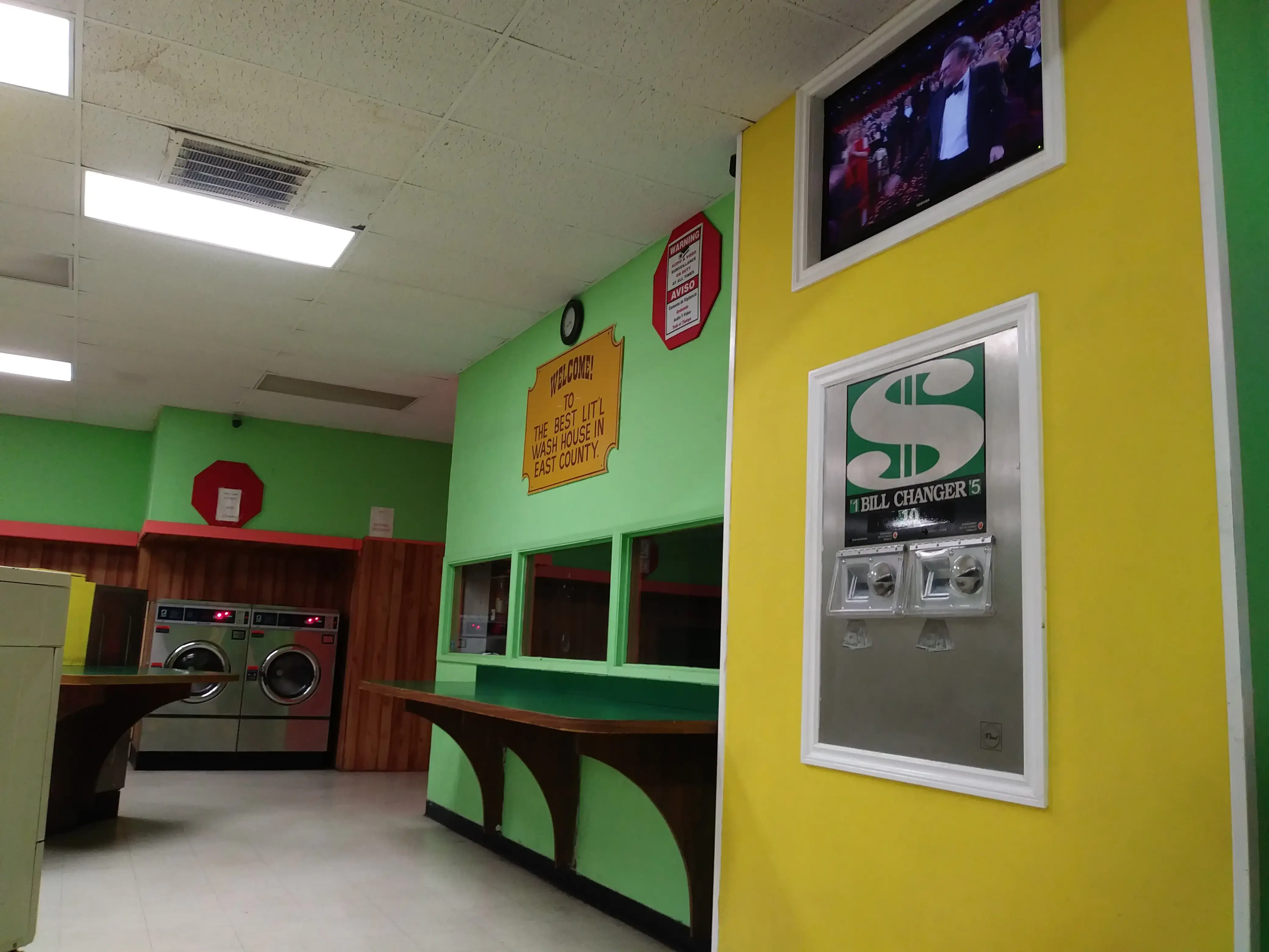 Valley Cleaners Laundromat - Image 7