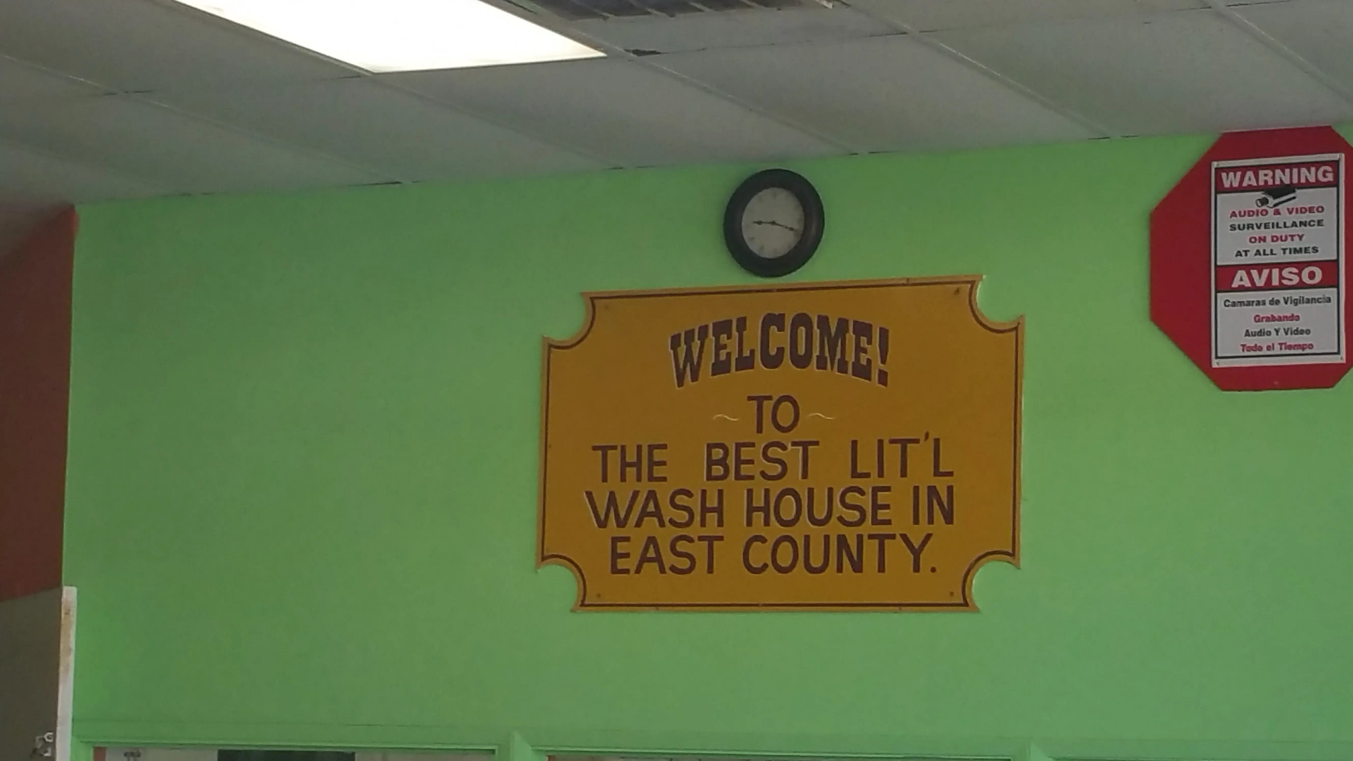 Valley Cleaners Laundromat - Image 16