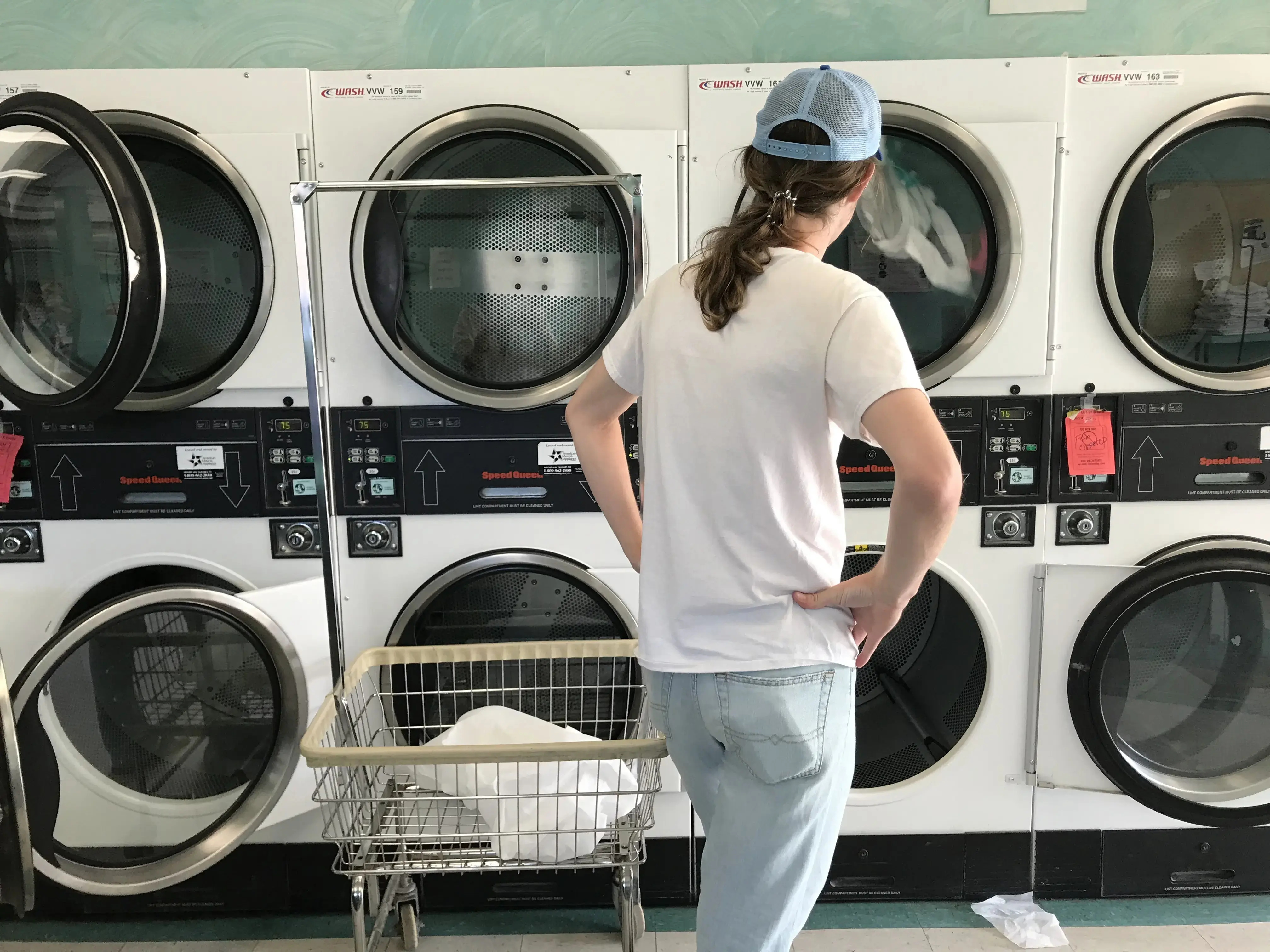 Valley Laundromat thumbnail 20