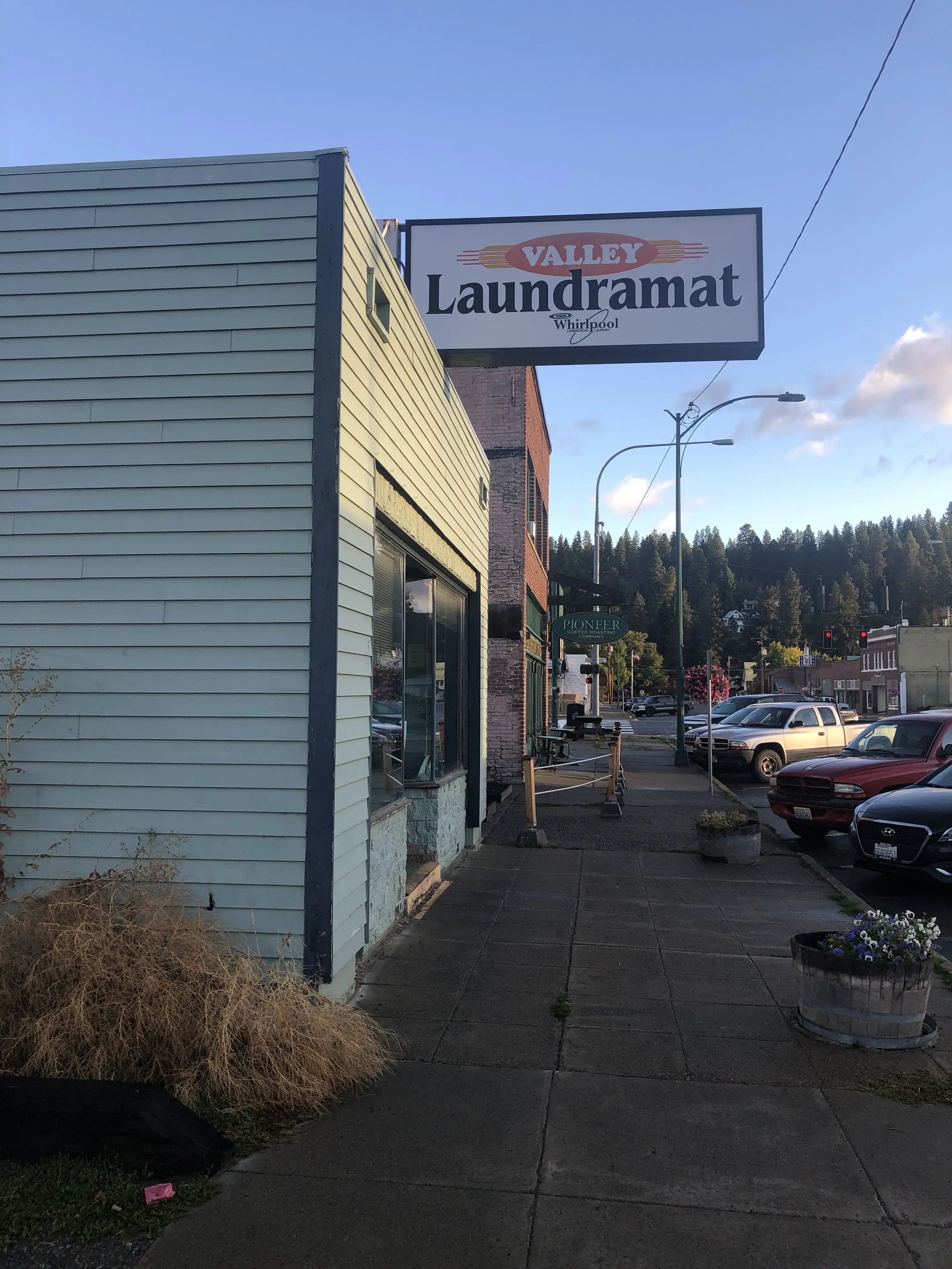 Valley Laundromat - Image 19