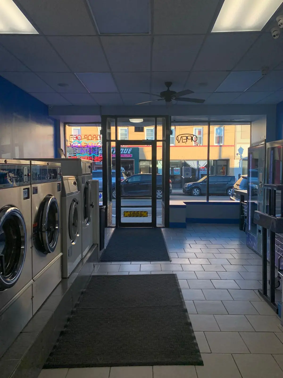 Valley Laundromat thumbnail 12