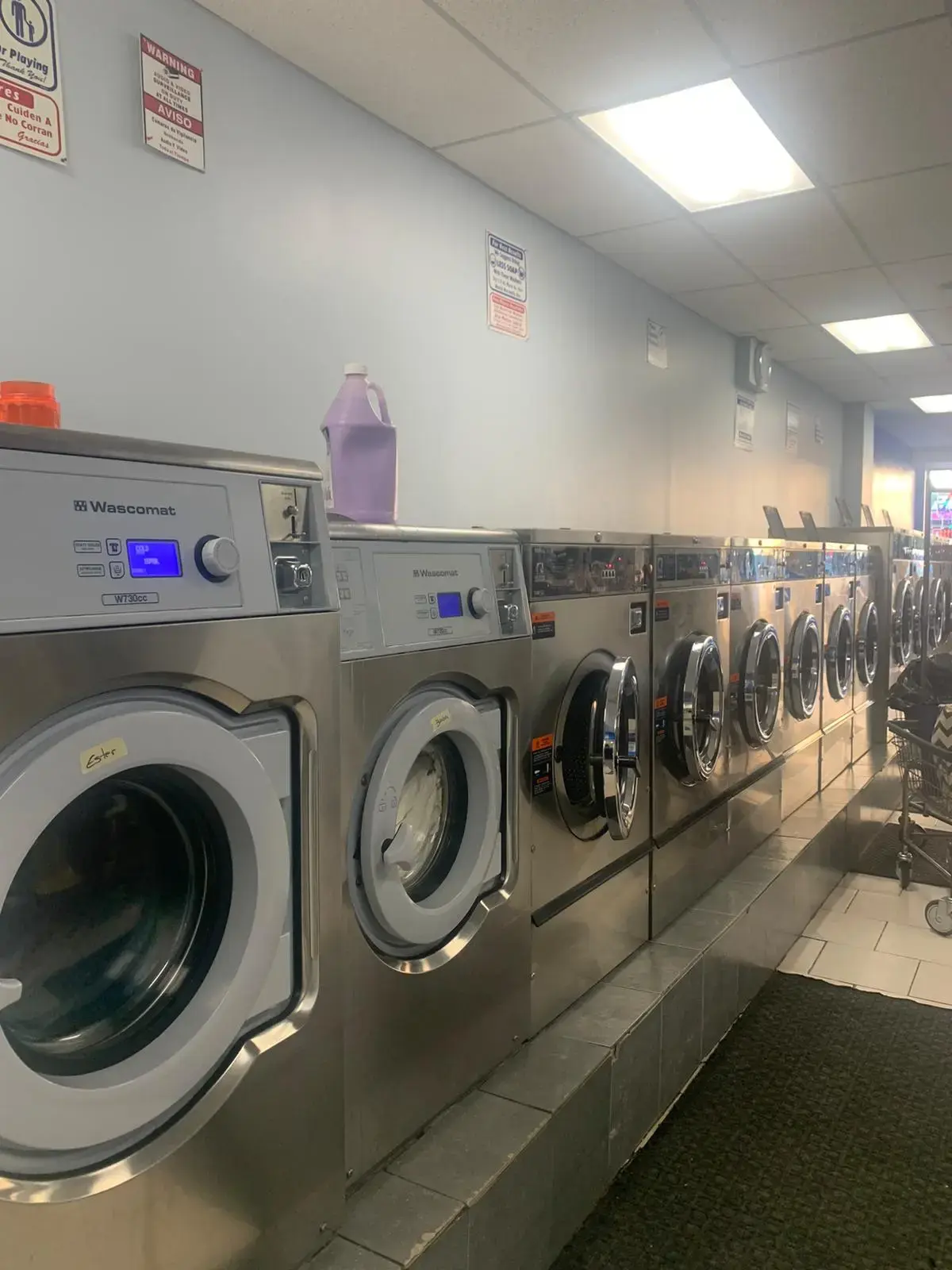 Valley Laundromat - Image 11