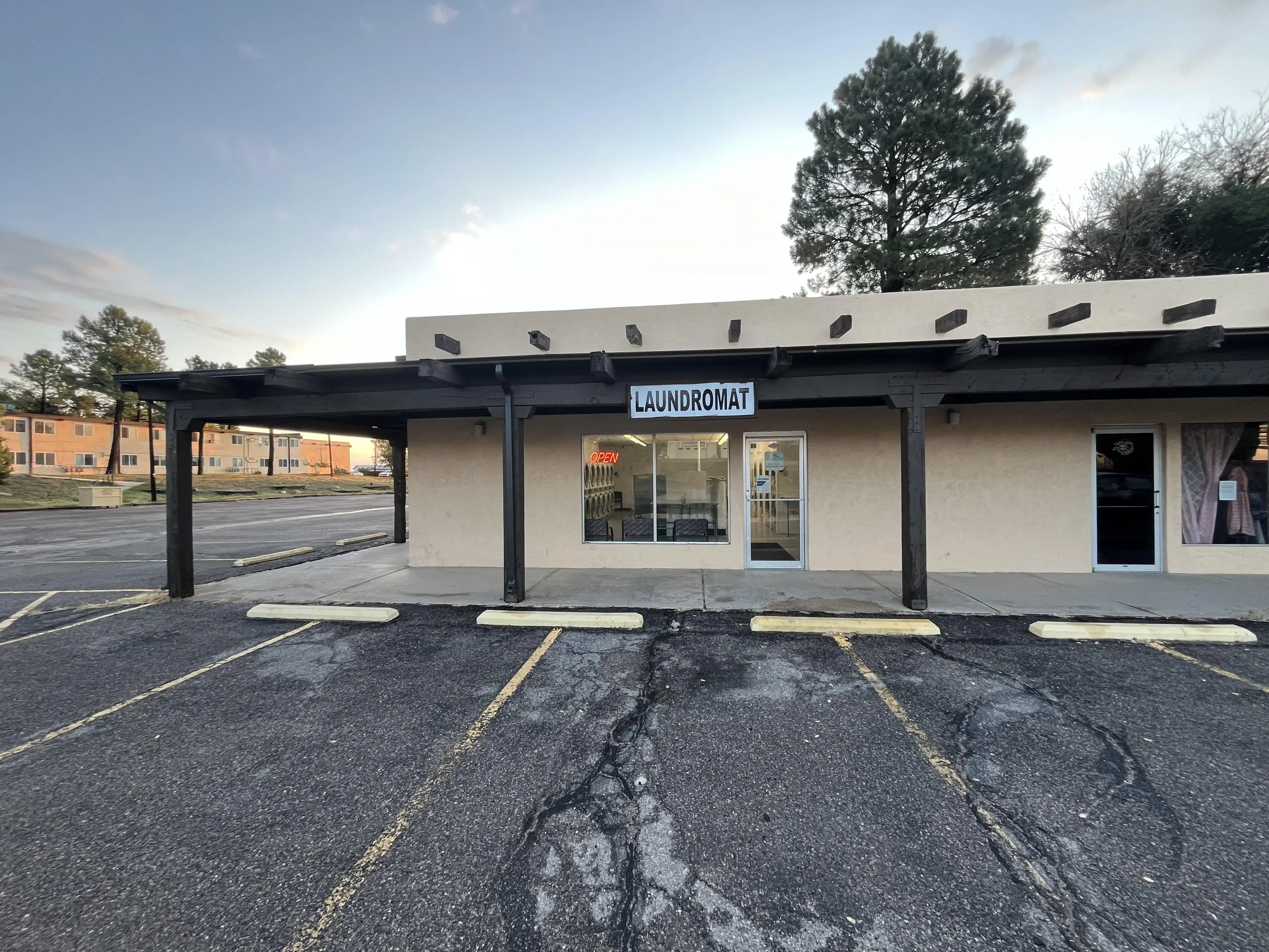 Valley Laundry - Image 2