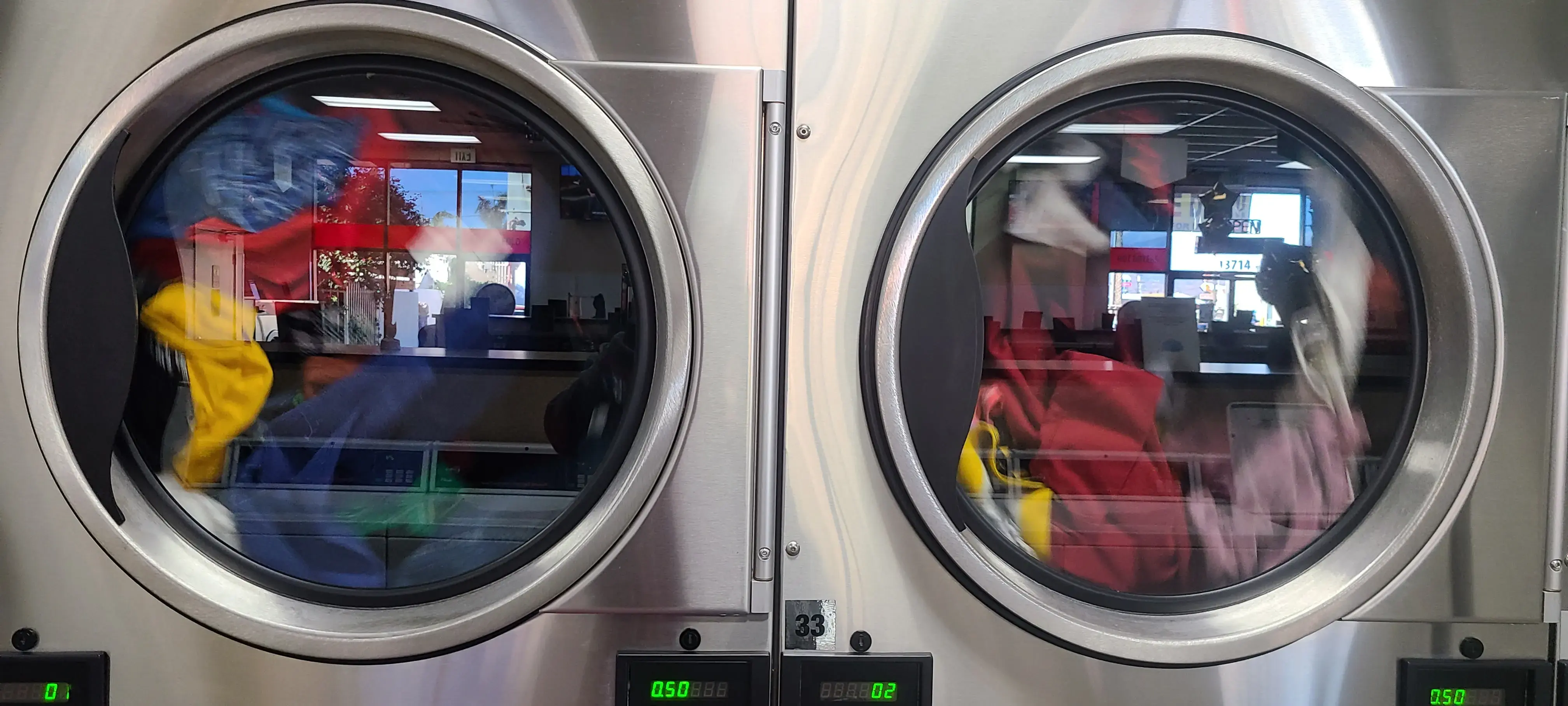 Valley View Laundry Lounge - Image 15