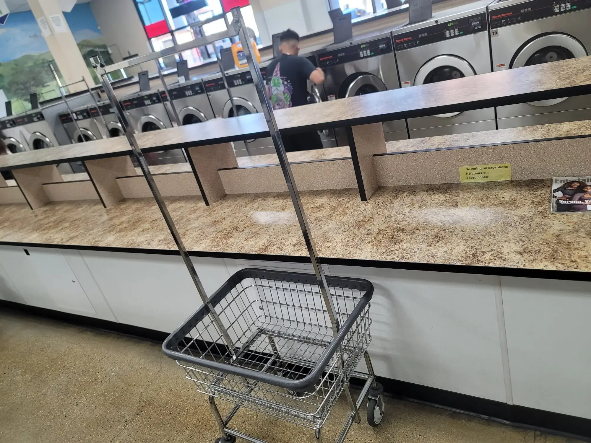 Valley View Laundry Lounge - Image 11