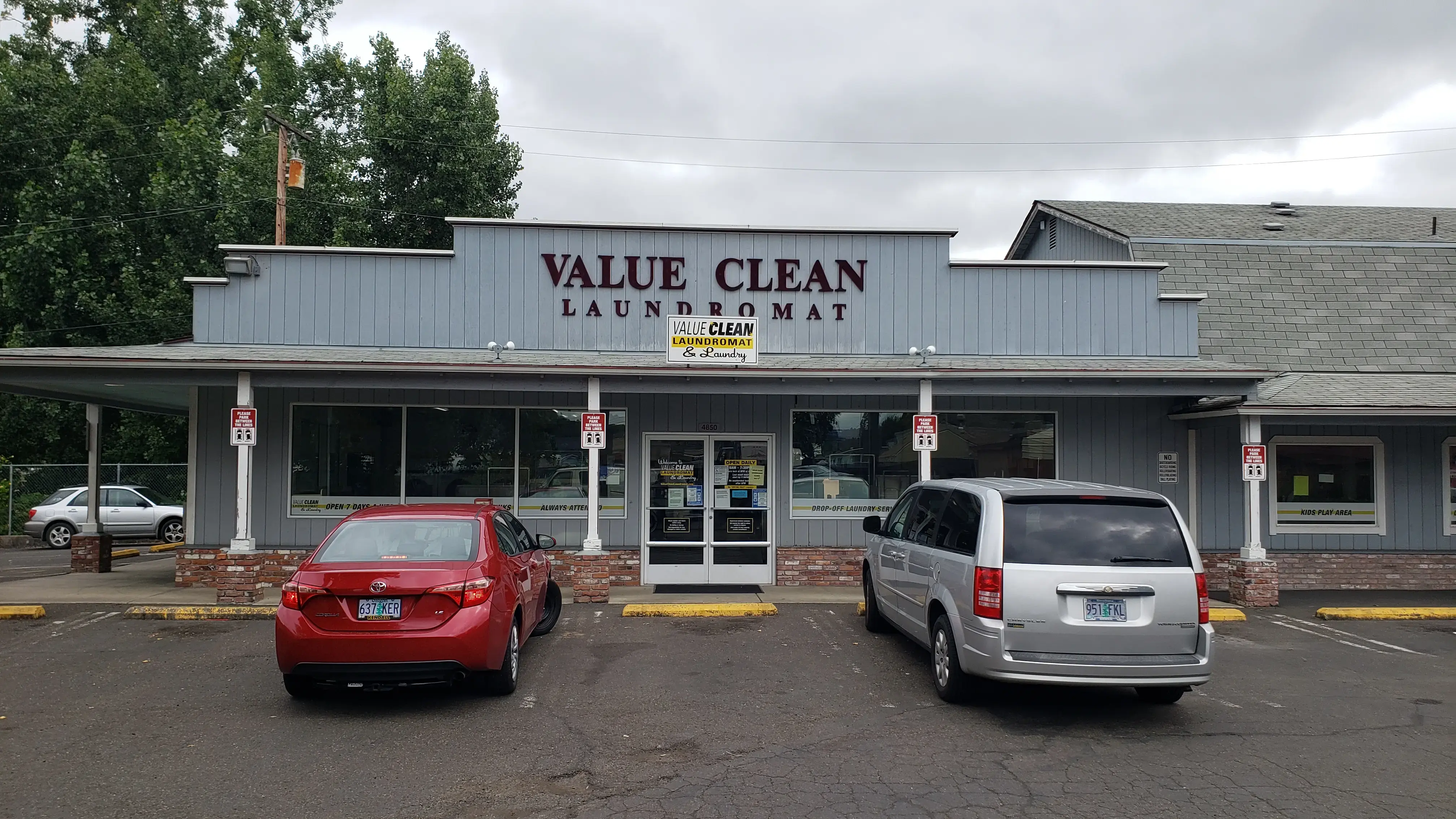 Value Clean Laundromat thumbnail 2
