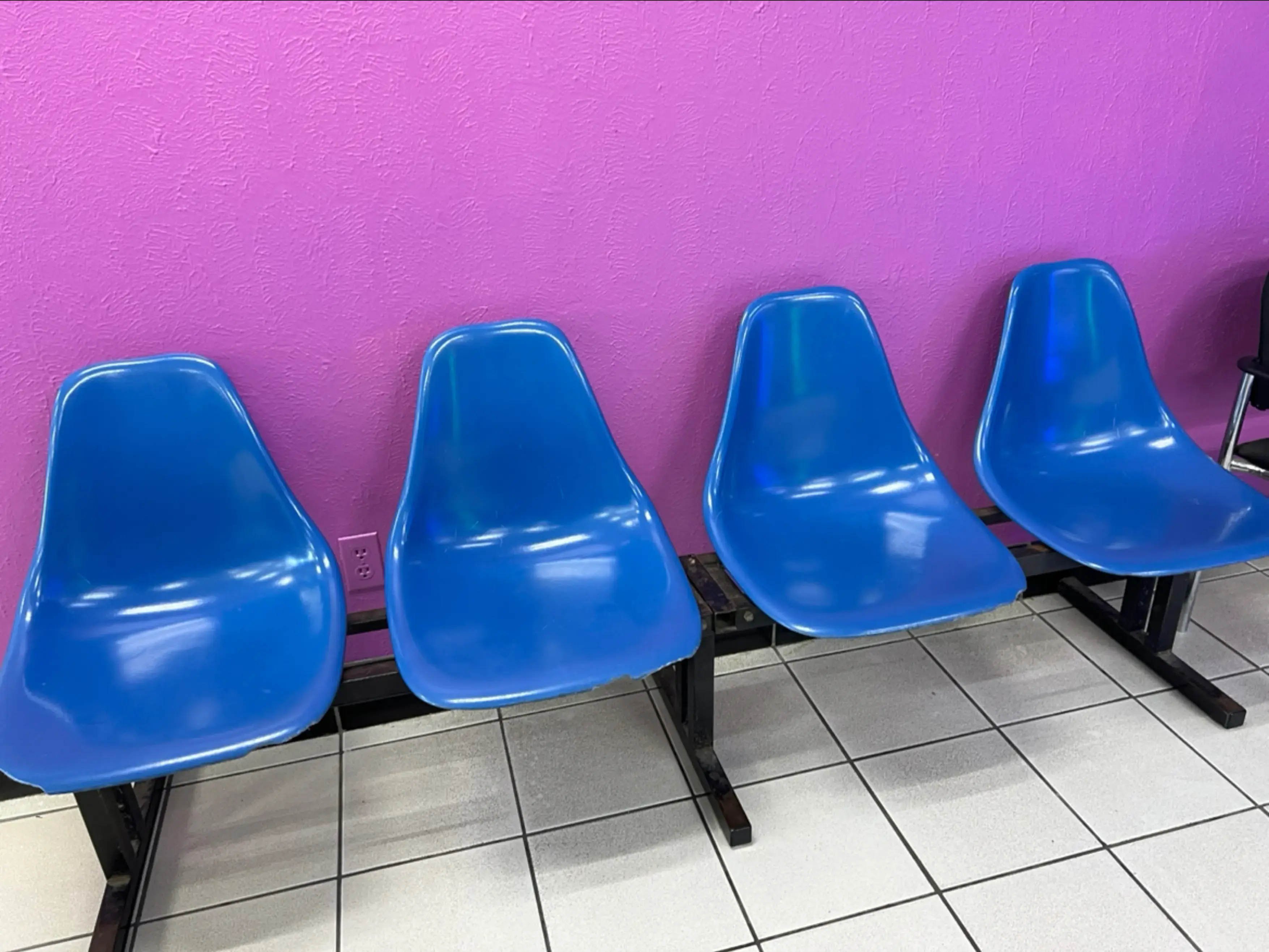 Value Coin Laundry - Image 7