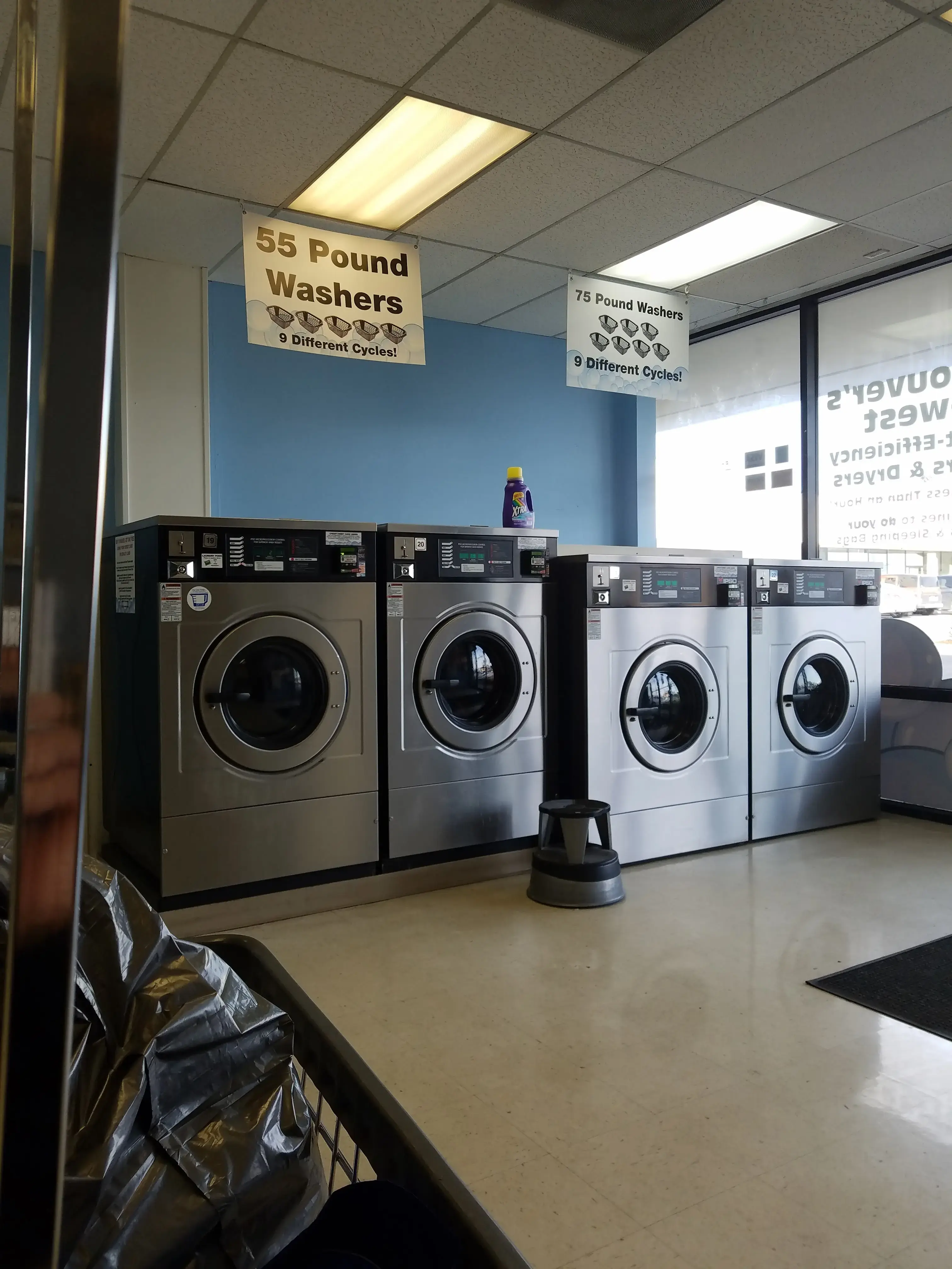 Vancouver Laundromat thumbnail 16