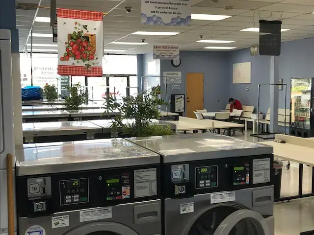 Vancouver Laundromat - Image 11
