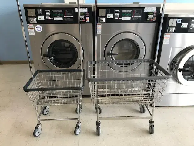 Vancouver Laundromat thumbnail 17