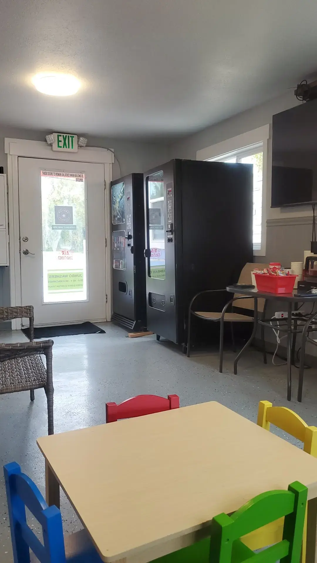 Vashon Laundry - Image 6