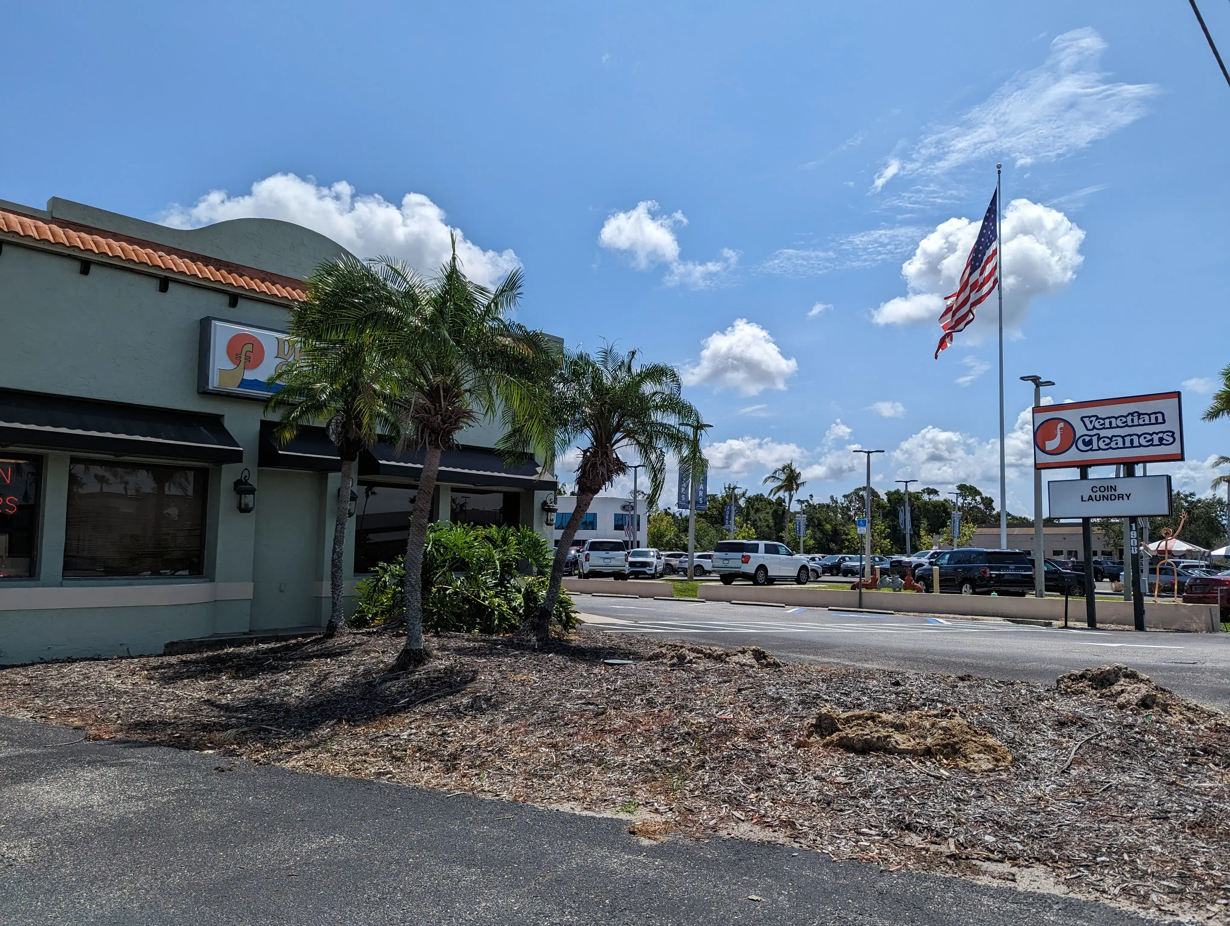 Venetian Coin Laundromat thumbnail 18