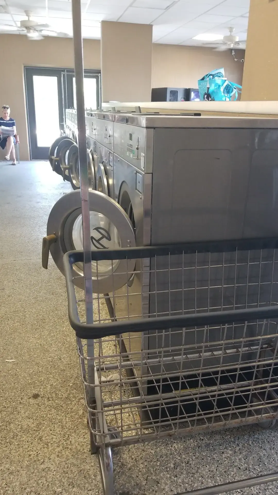 Venetian Coin Laundromat thumbnail 15