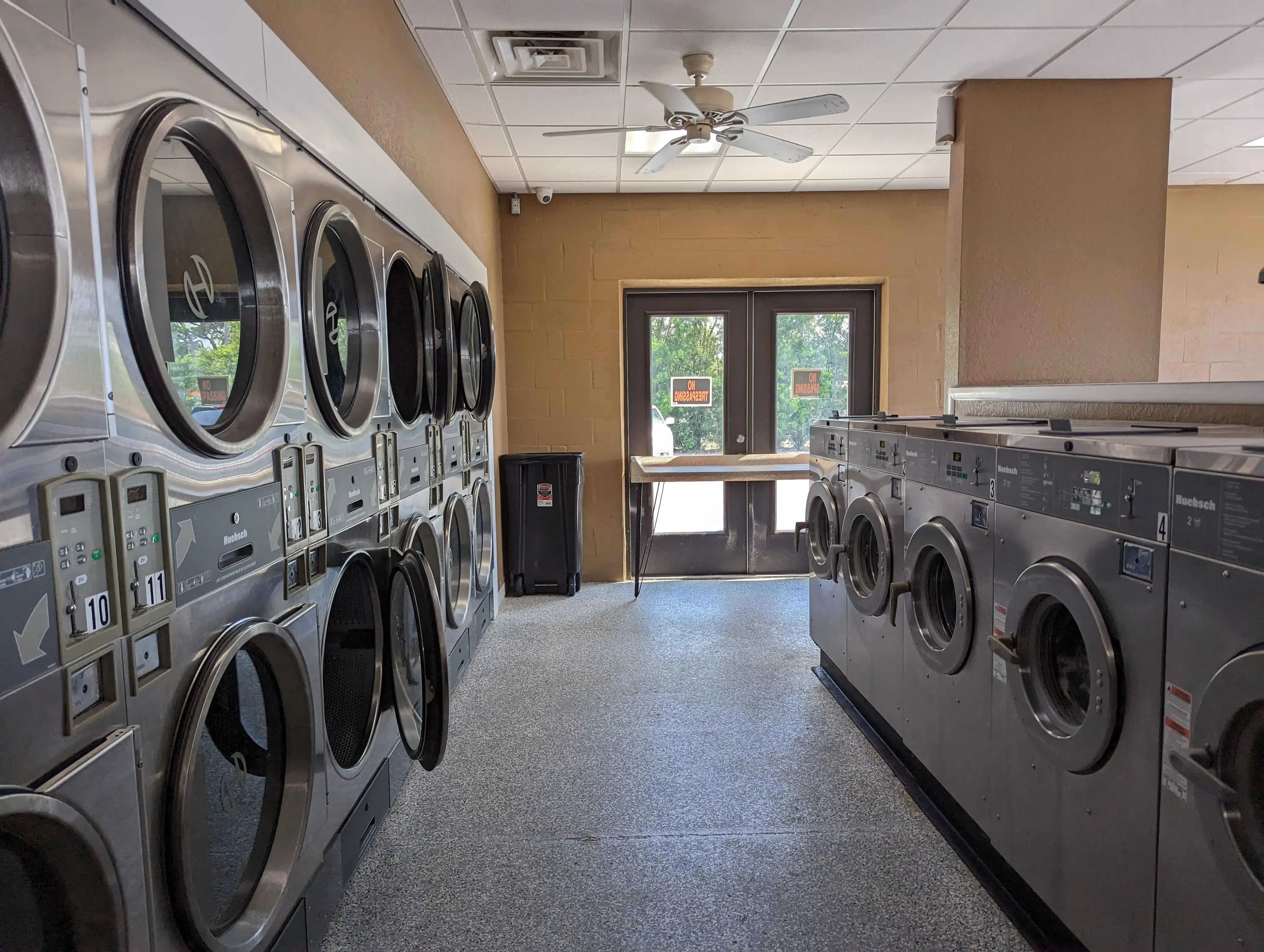 Venetian Coin Laundromat thumbnail 2