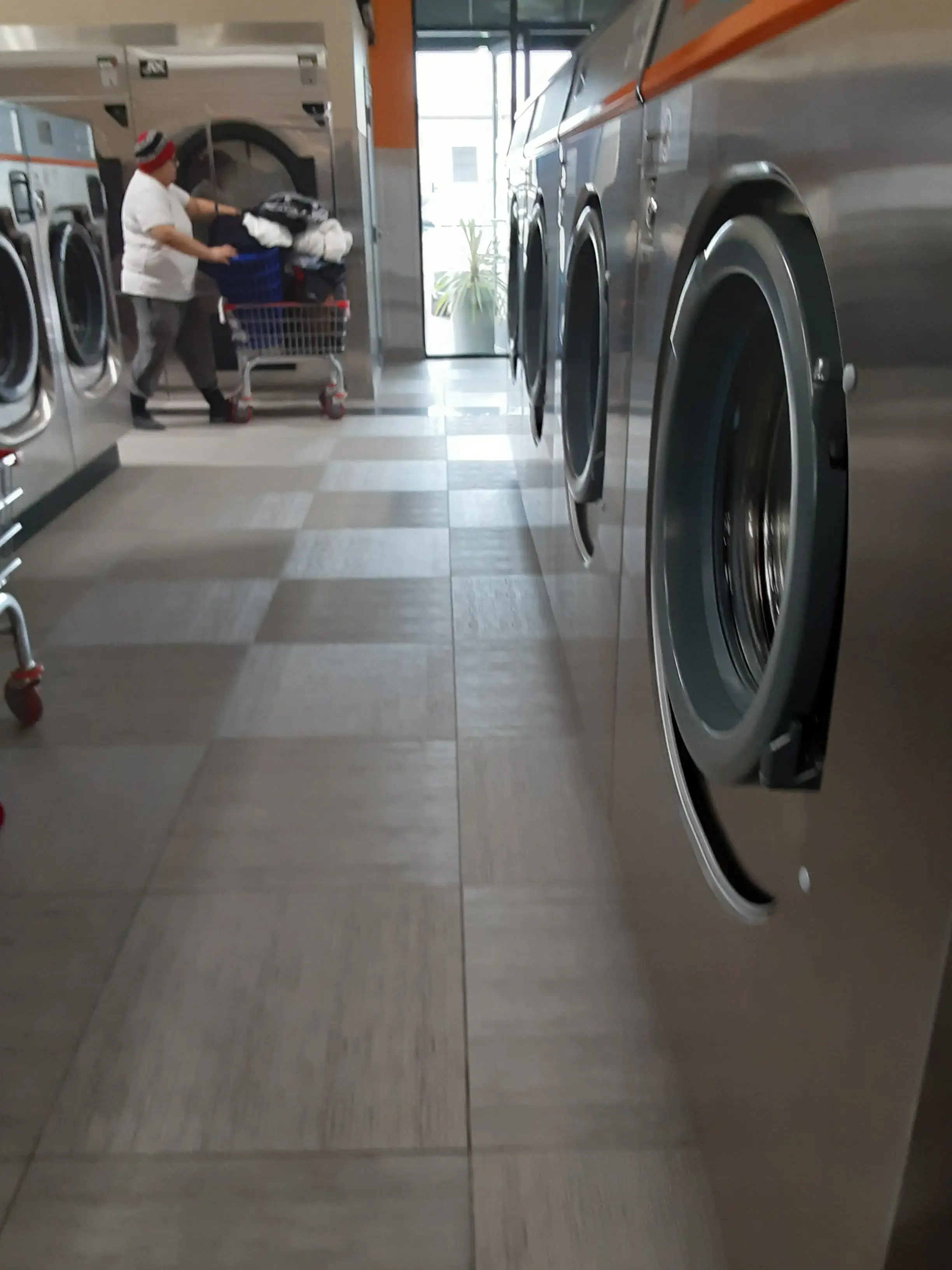 Vepo Laundromat - Image 3