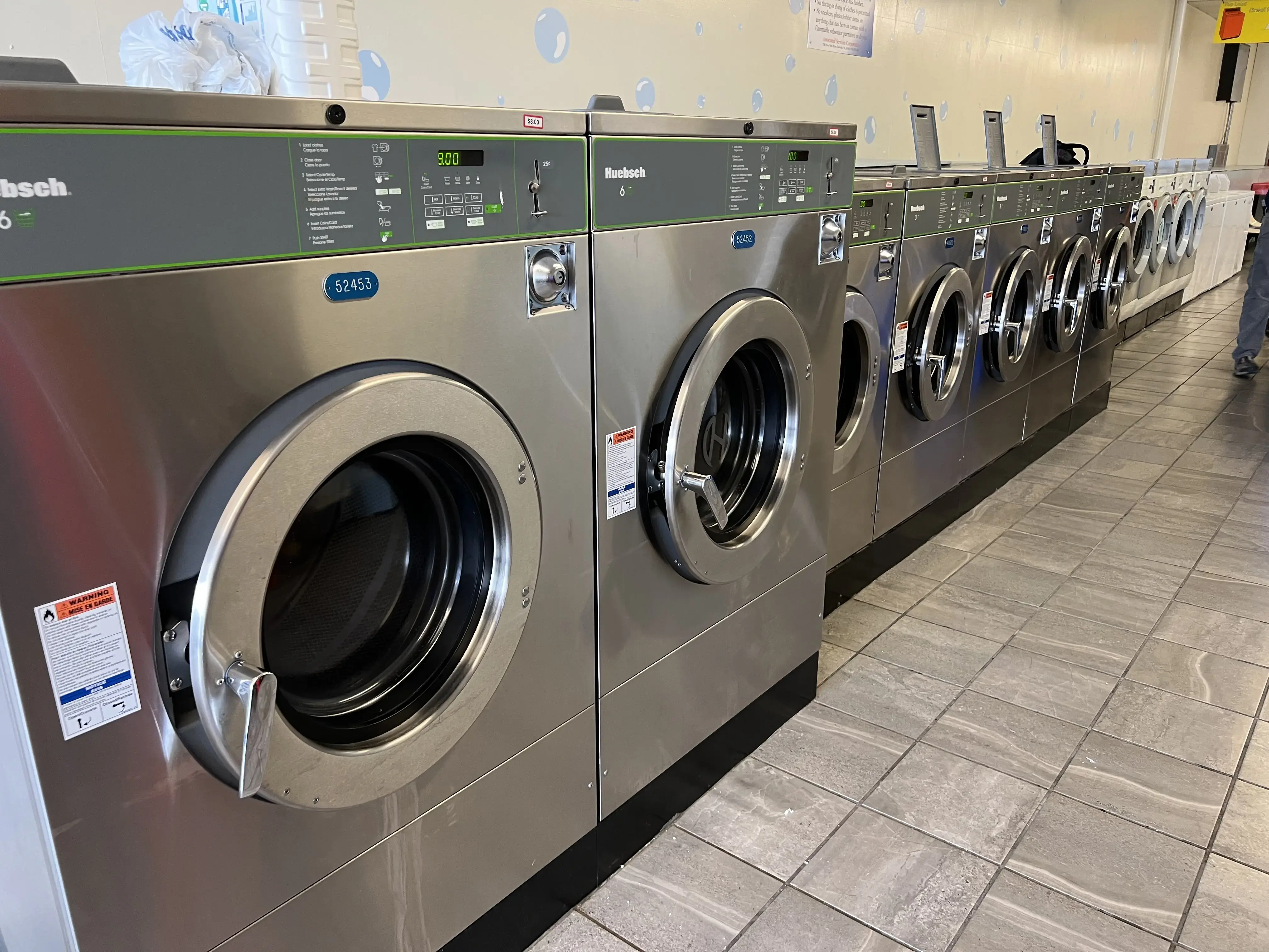 Verona Laundry Land Laundromat - Image 16