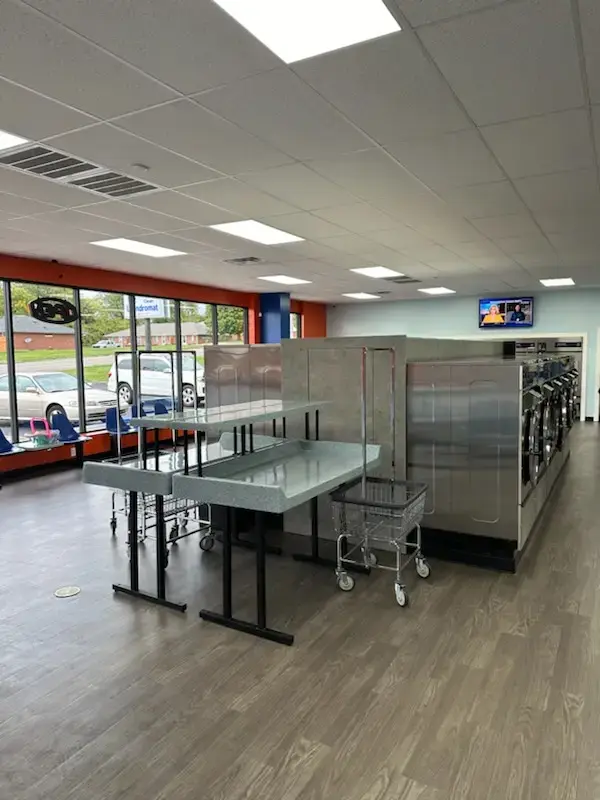 Very clean laundromat thumbnail 1