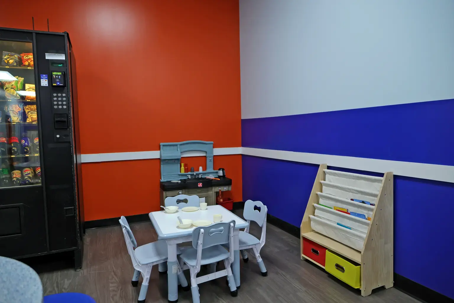 Very clean laundromat - Image 6
