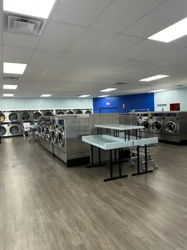 Very clean laundromat thumbnail 14
