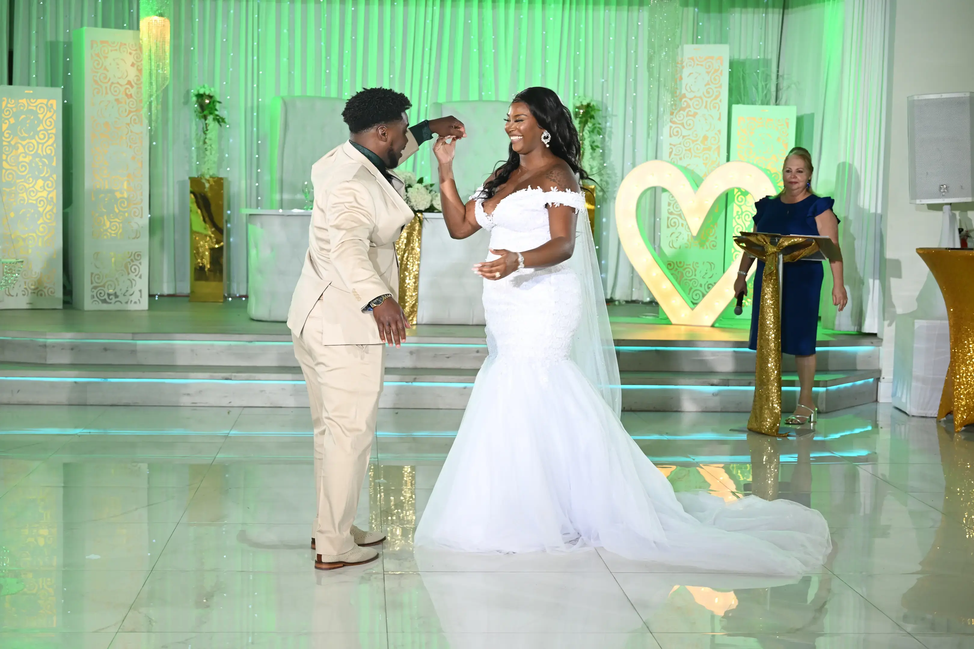 Vesti Estilo Dry Cleaning & Alteration Miami - Image 11