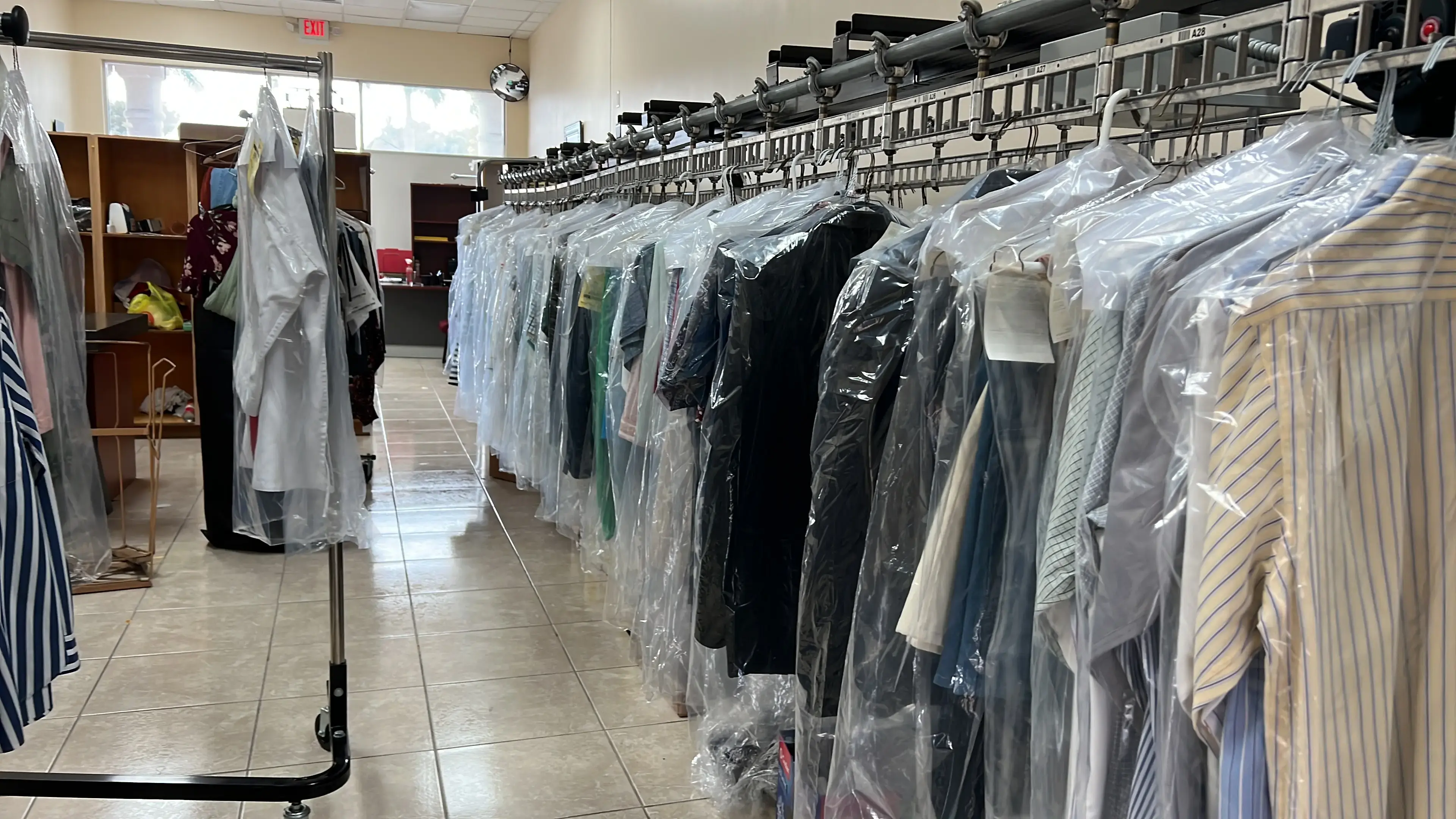 Vesti Estilo Dry Cleaning & Alteration Miami - Image 6