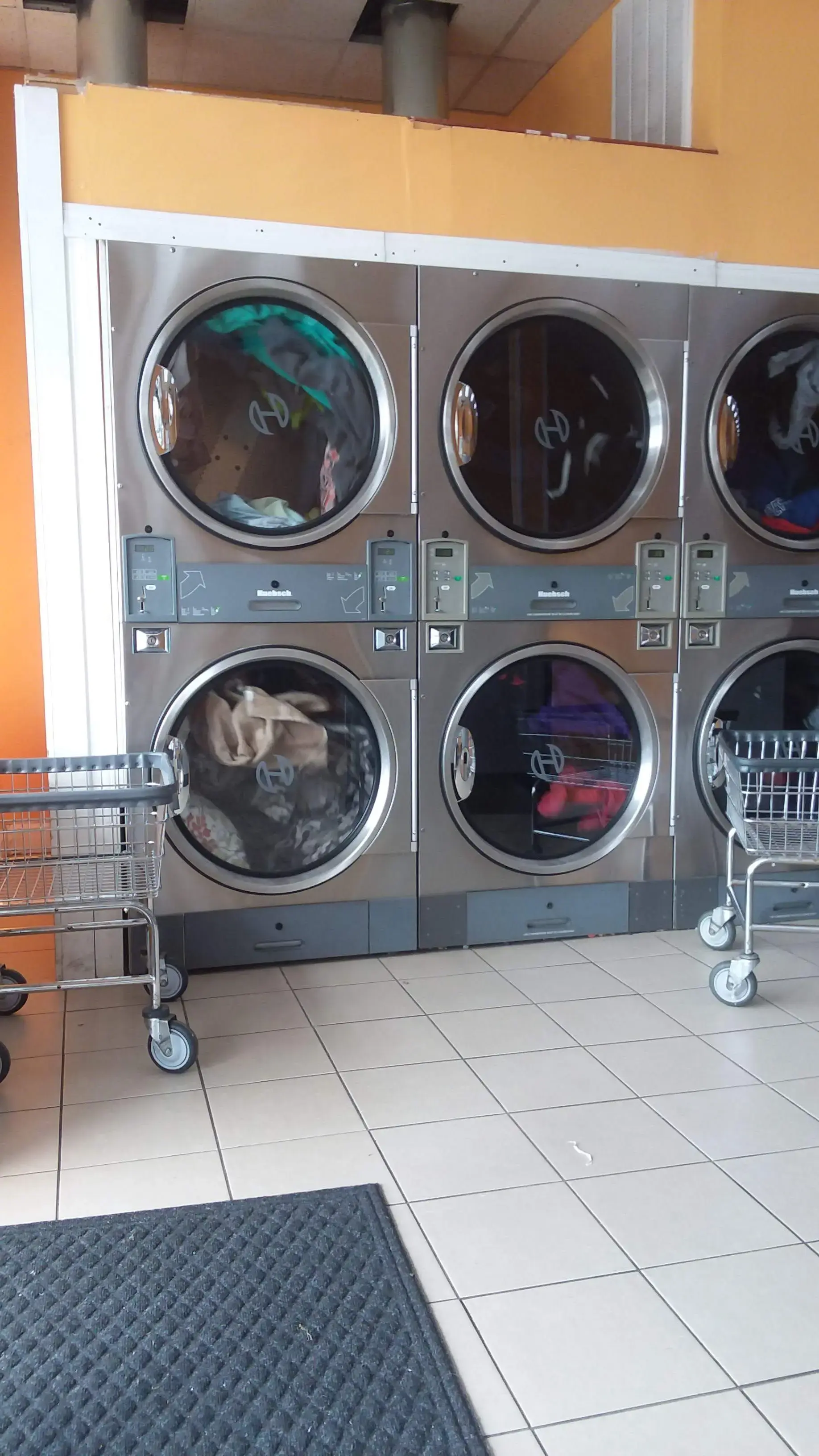 Village Coin Laundry - Image 13