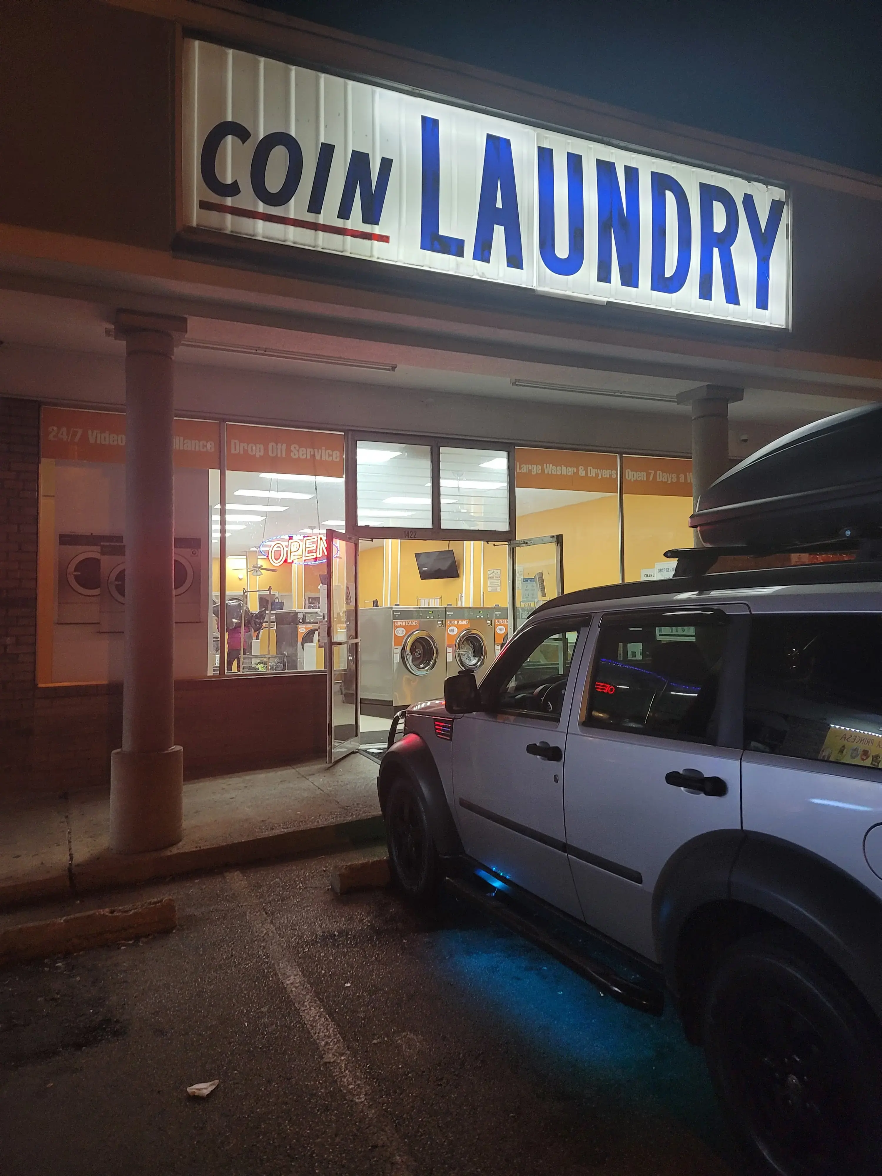 Village Coin Laundry - Image 7
