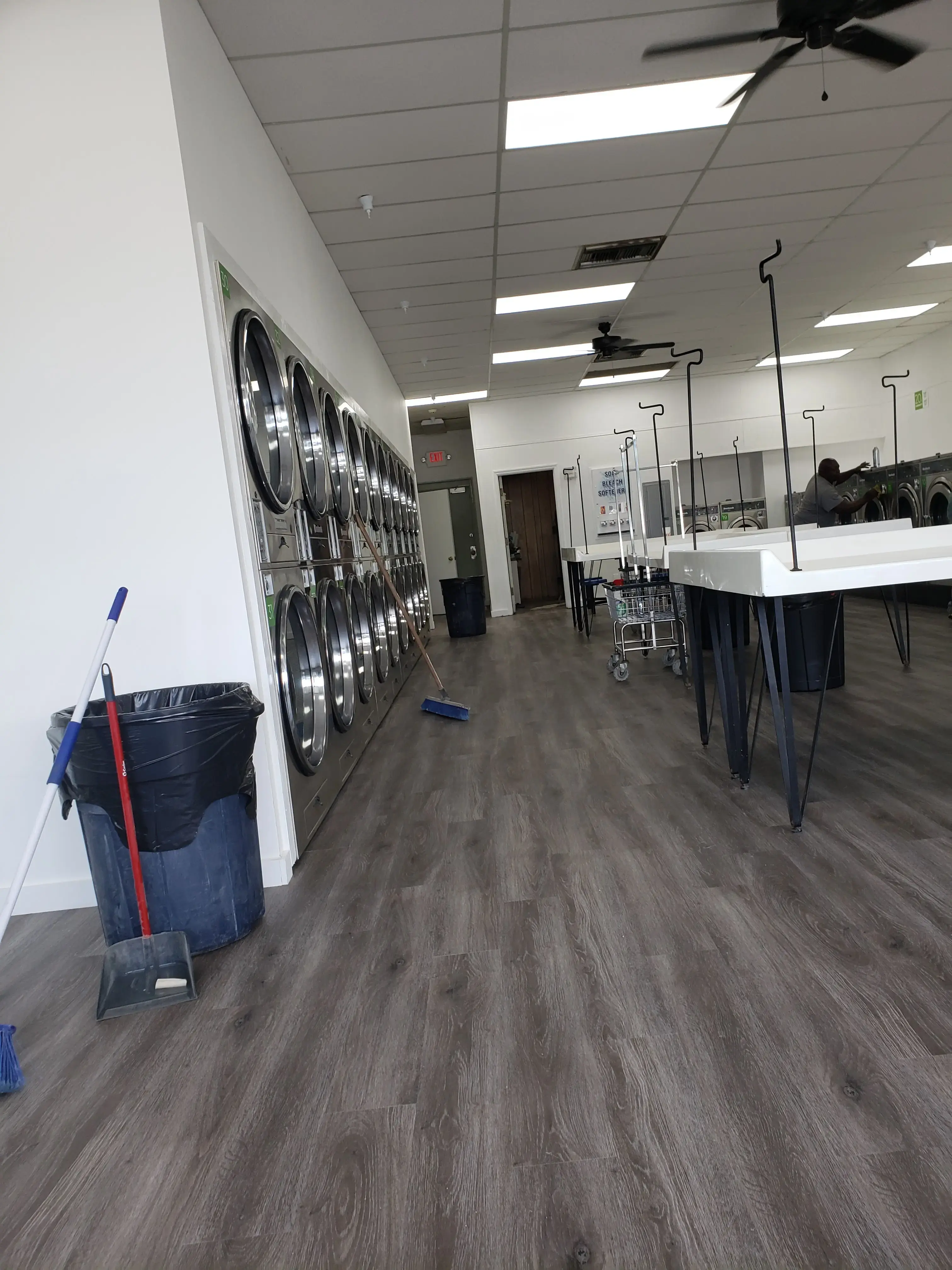 Village Coin Laundry thumbnail 5