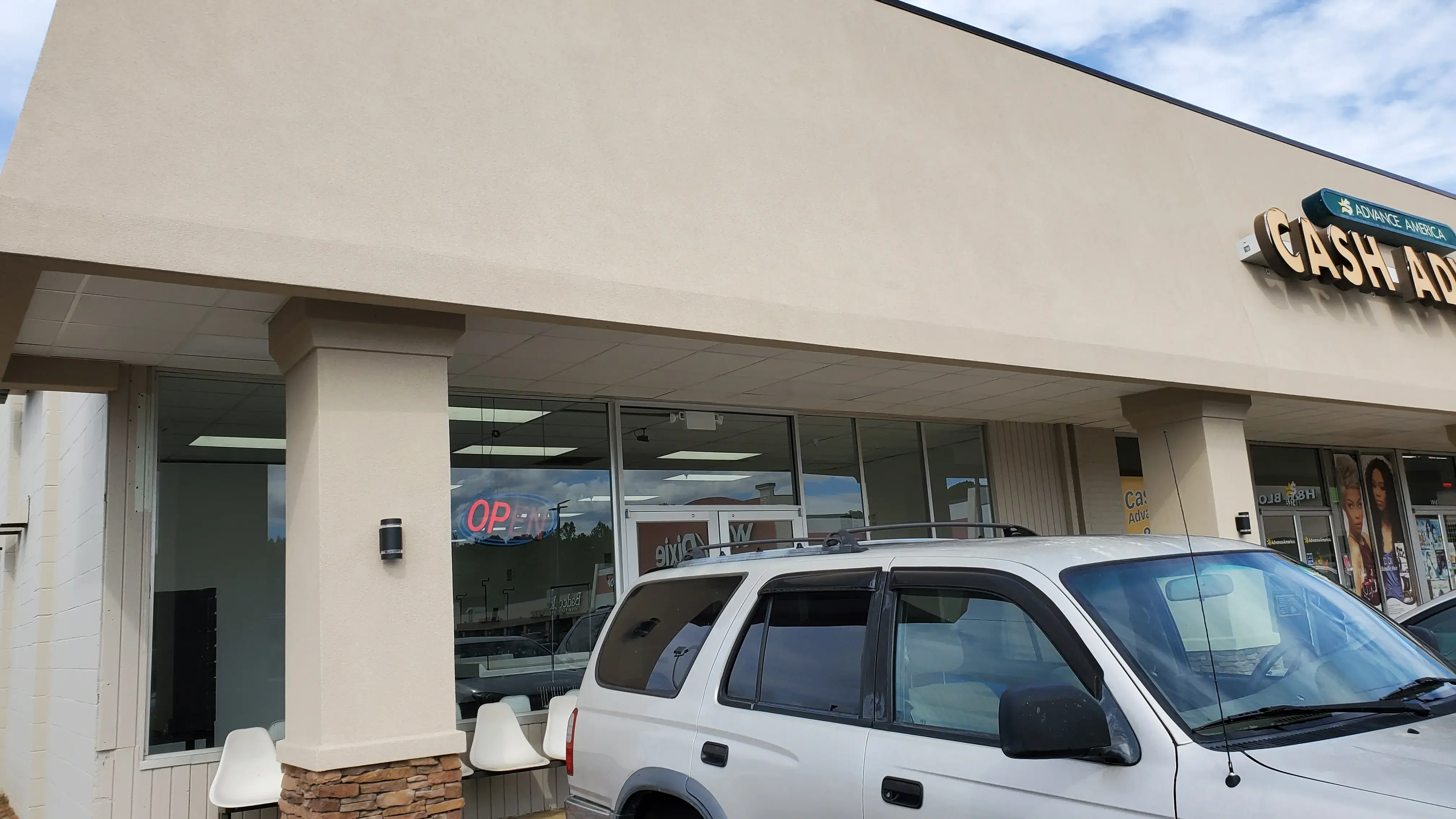 Village Coin Laundry - Image 2