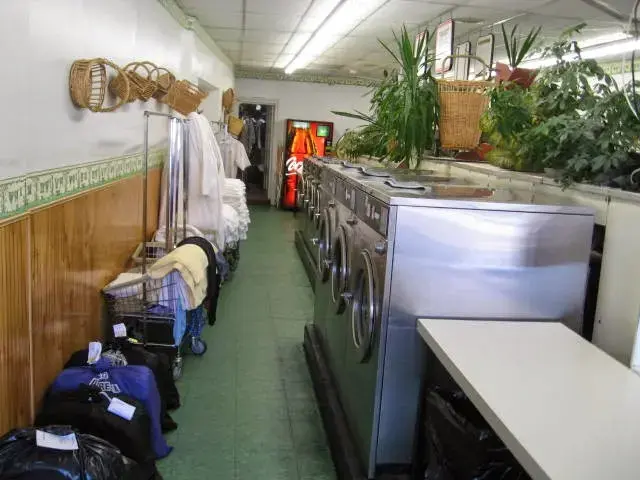 Village Launderette - Image 6