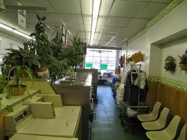 Village Launderette thumbnail 3