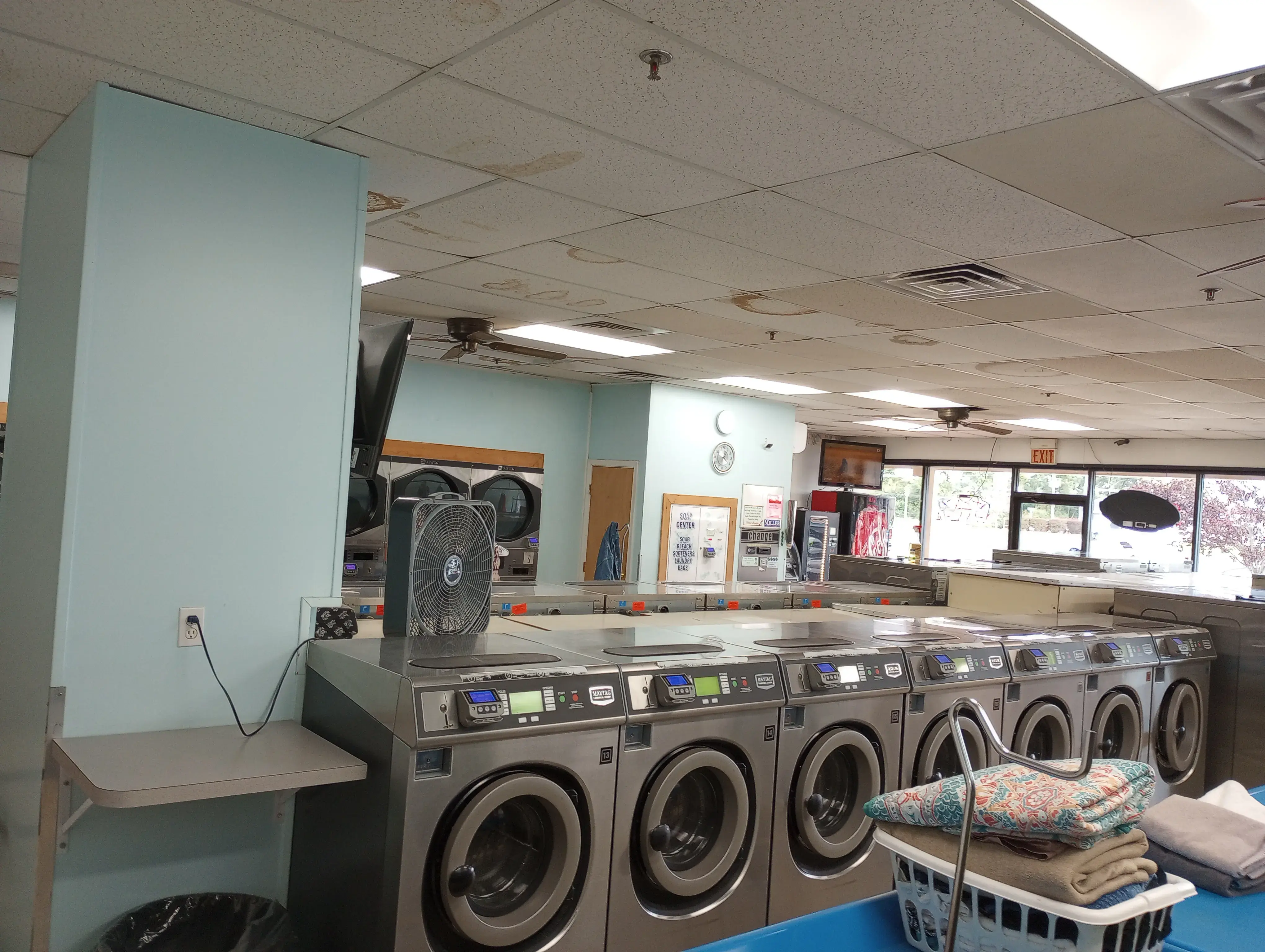 Village Laundermat & Cleaners - Image 19