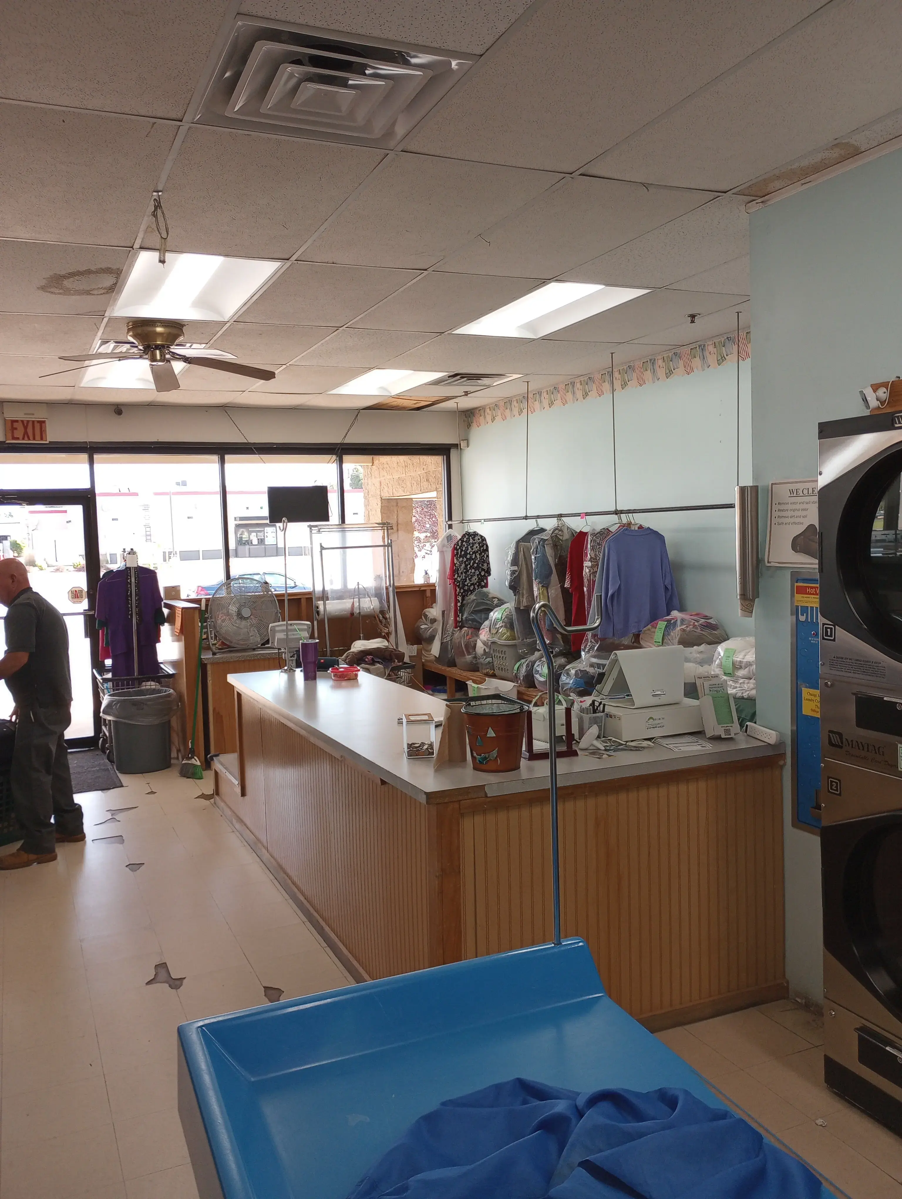 Village Laundermat & Cleaners - Image 5