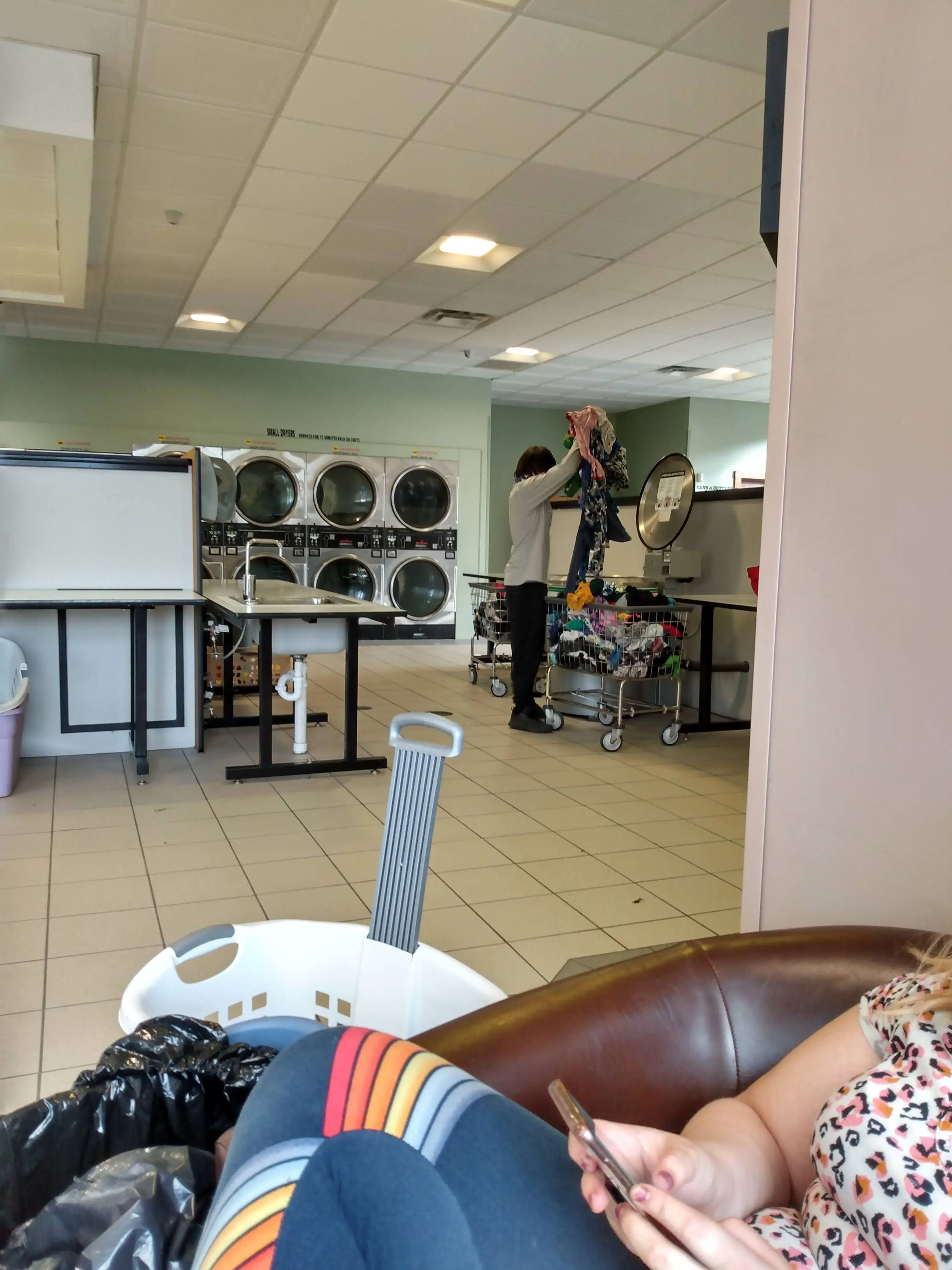 Village Laundromat - Image 14